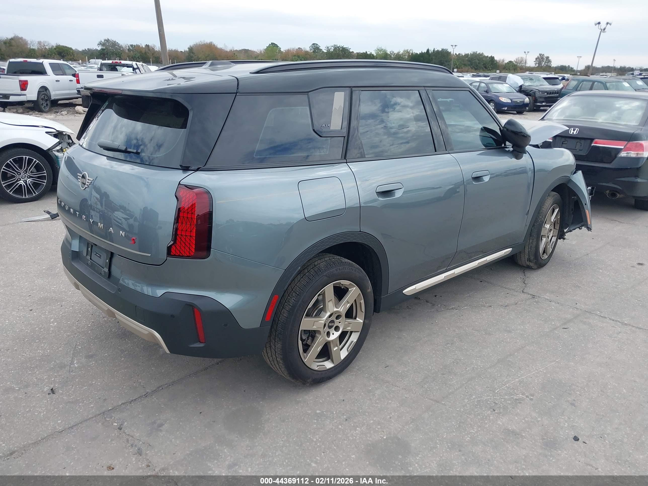 MINI COUNTRYMAN image 4