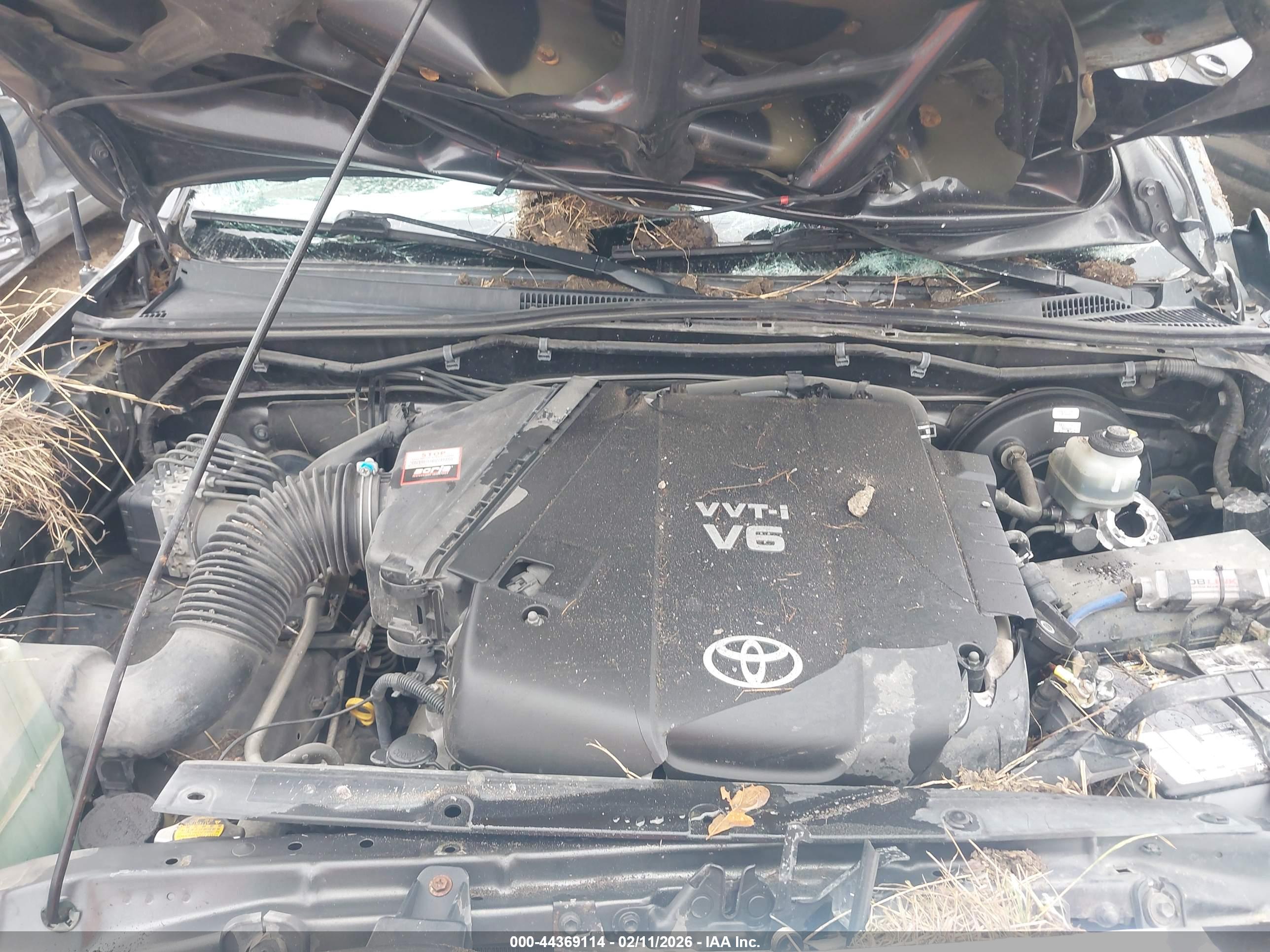 TOYOTA TACOMA image 10