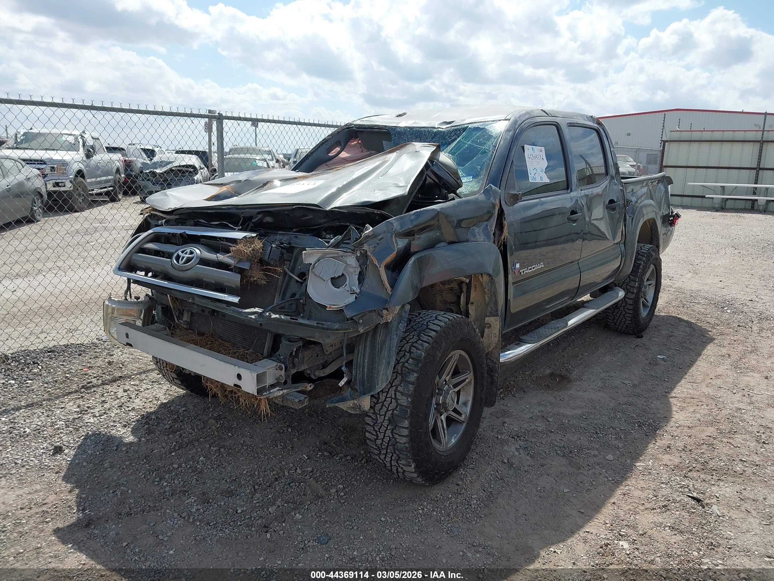 TOYOTA TACOMA image 6