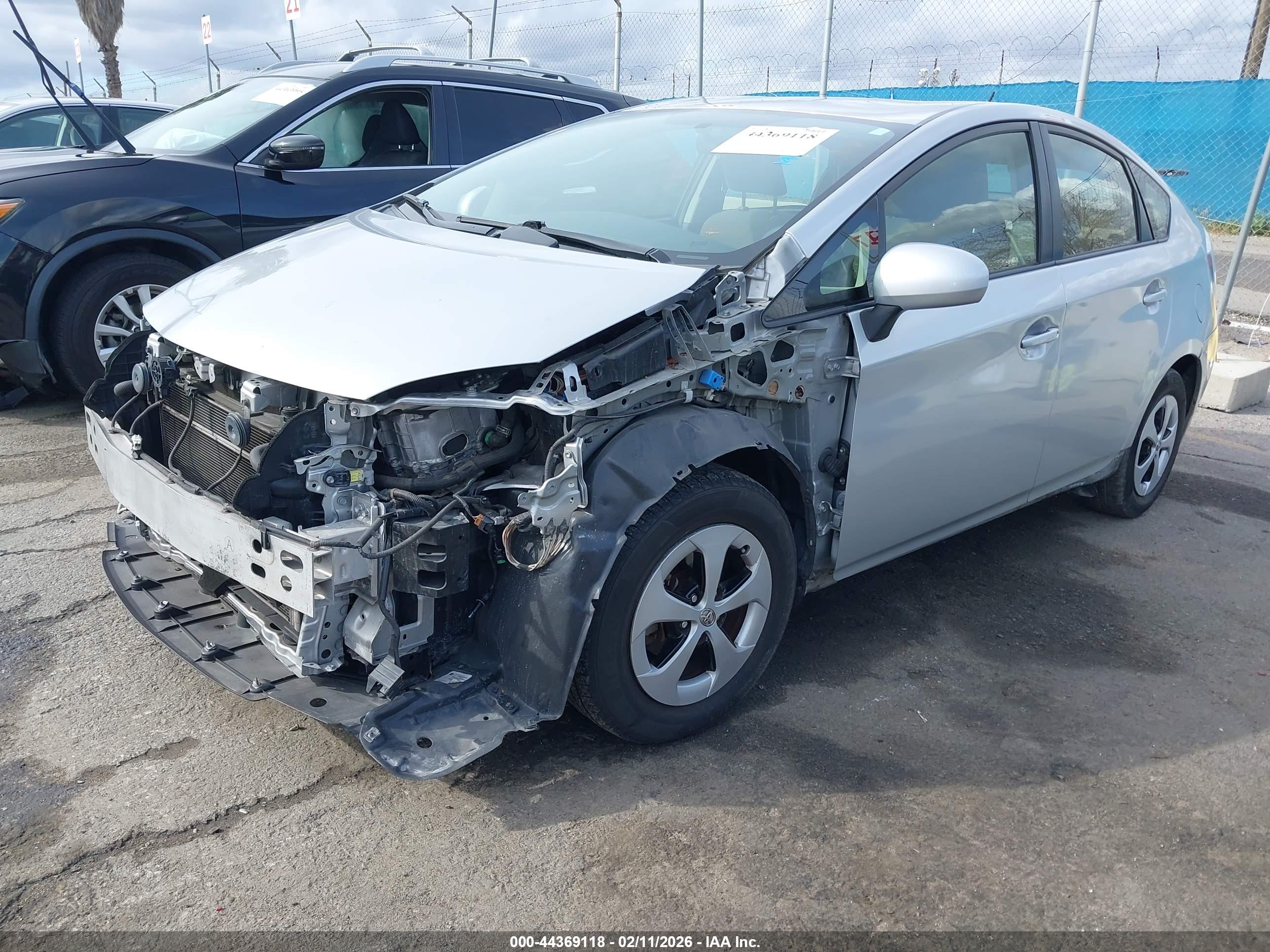 TOYOTA PRIUS image 2