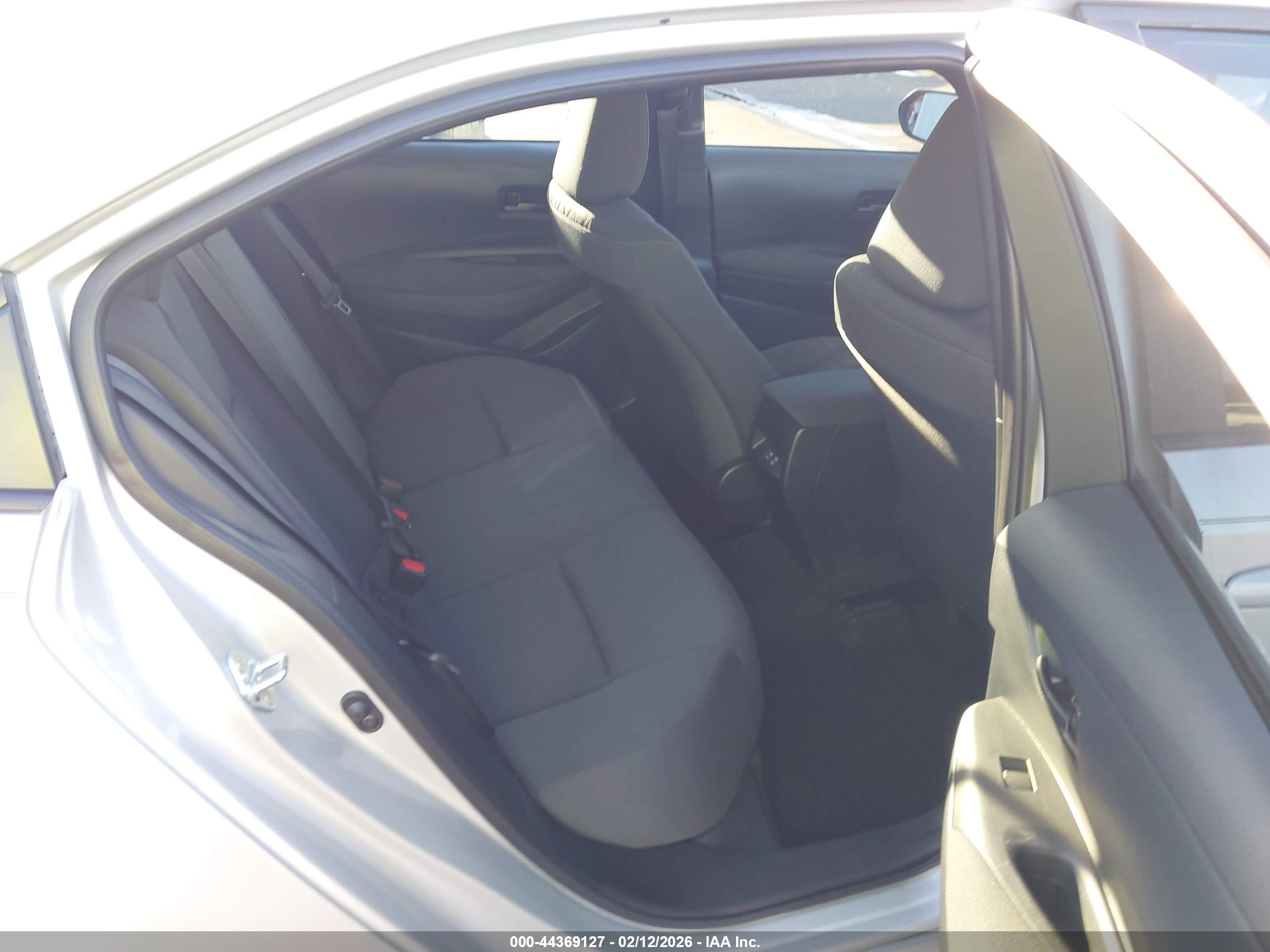 TOYOTA COROLLA image 8
