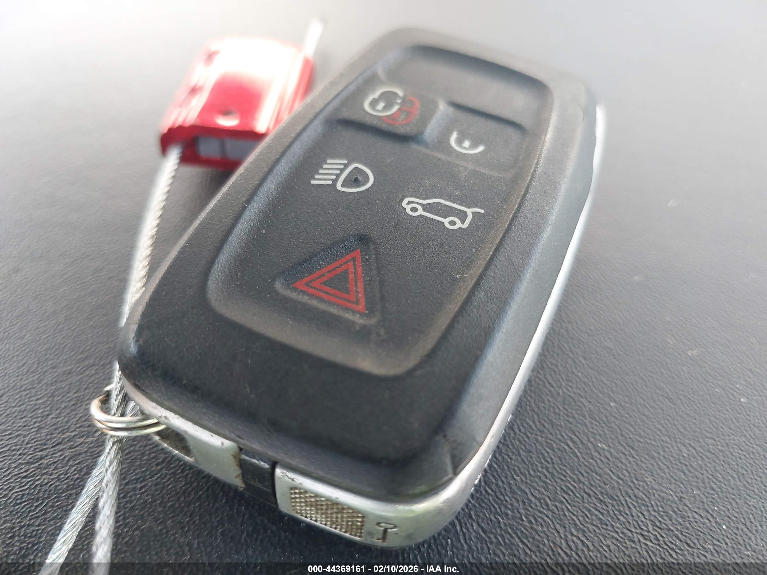 LAND ROVER image 11