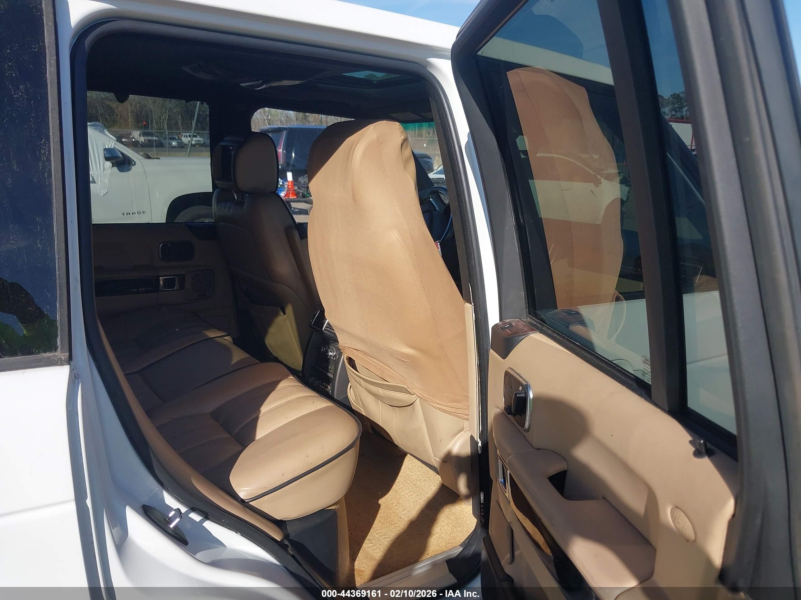 LAND ROVER image 8