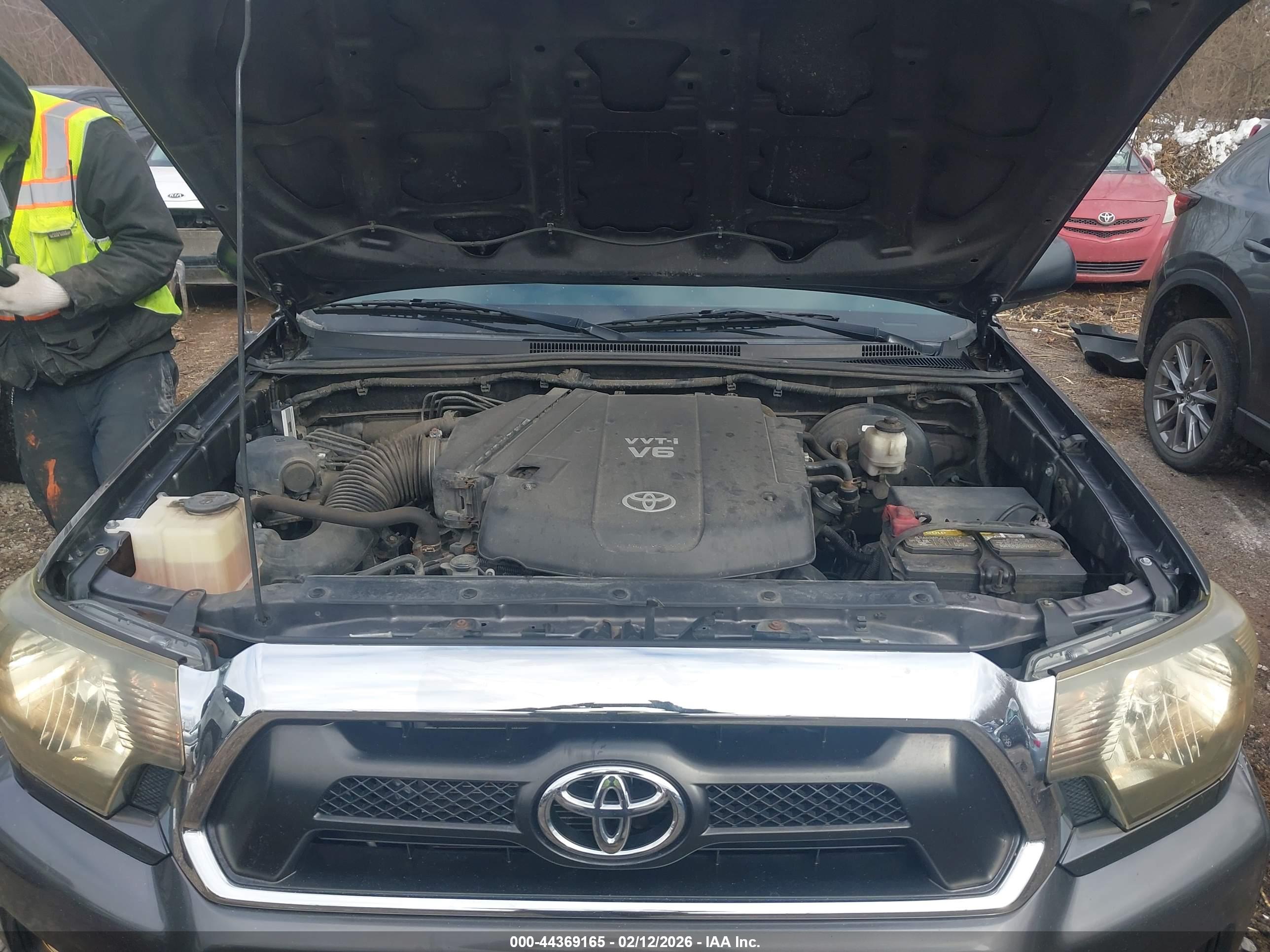 TOYOTA TACOMA image 10