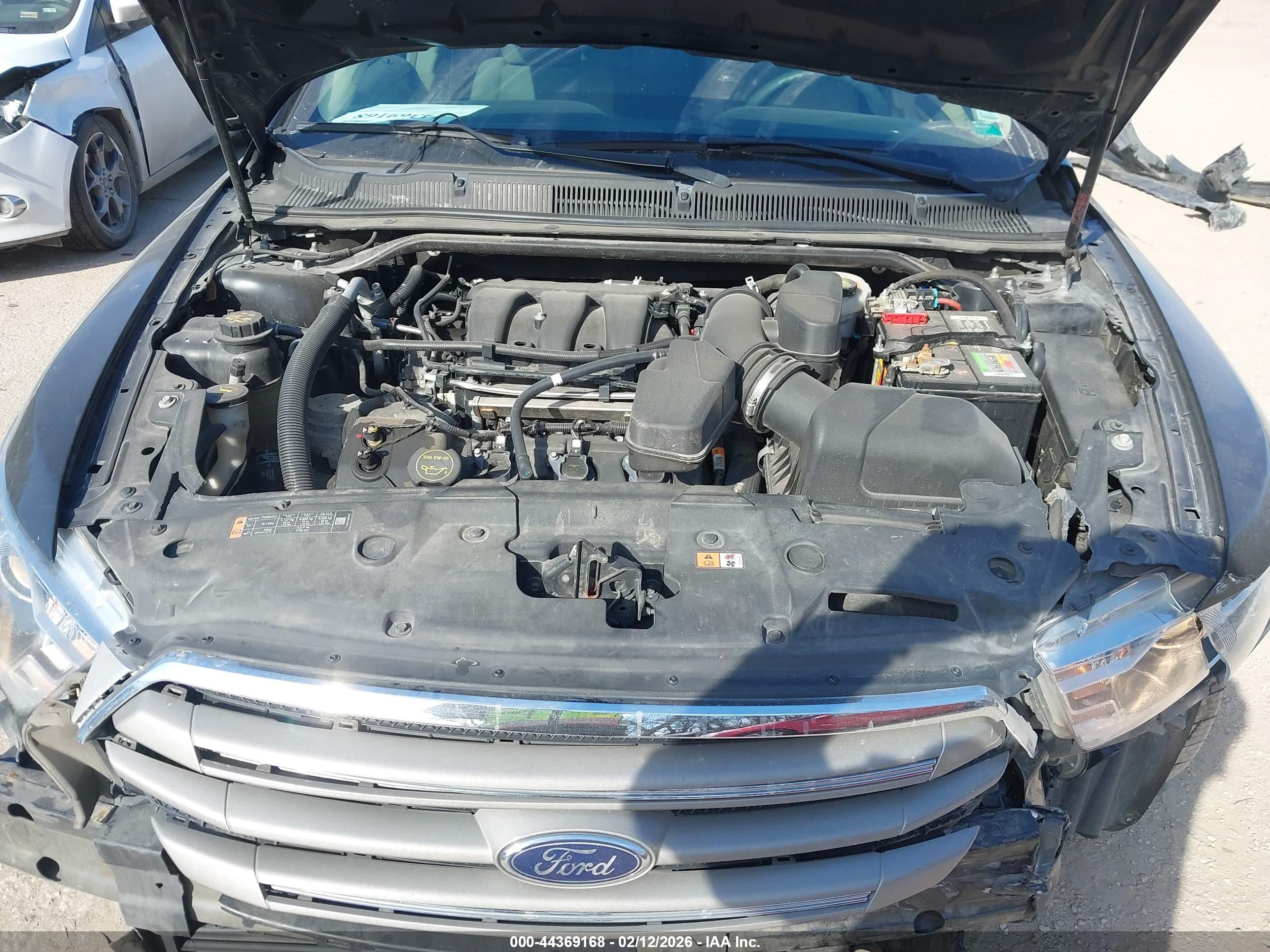 FORD TAURUS image 10