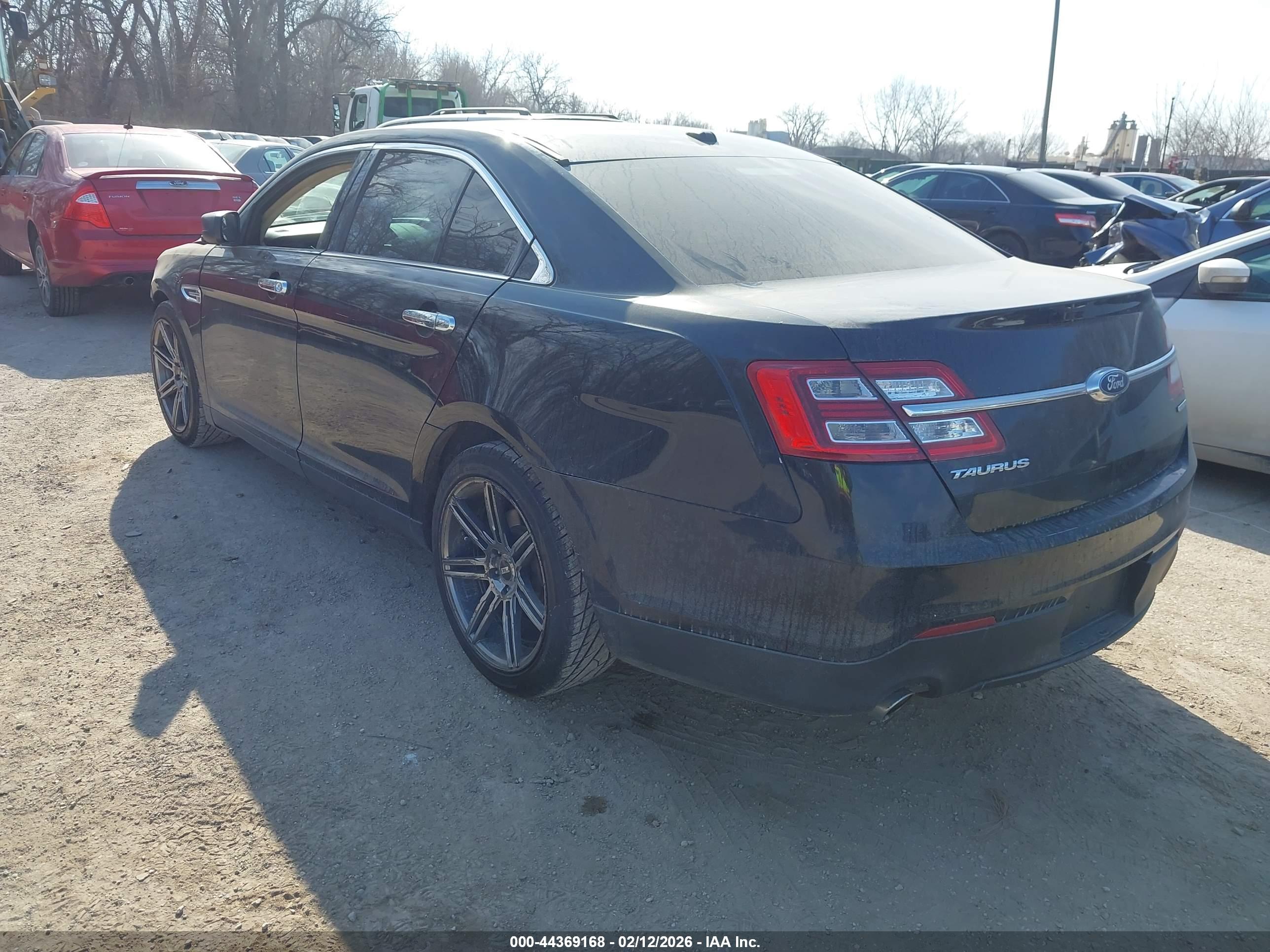 FORD TAURUS image 3