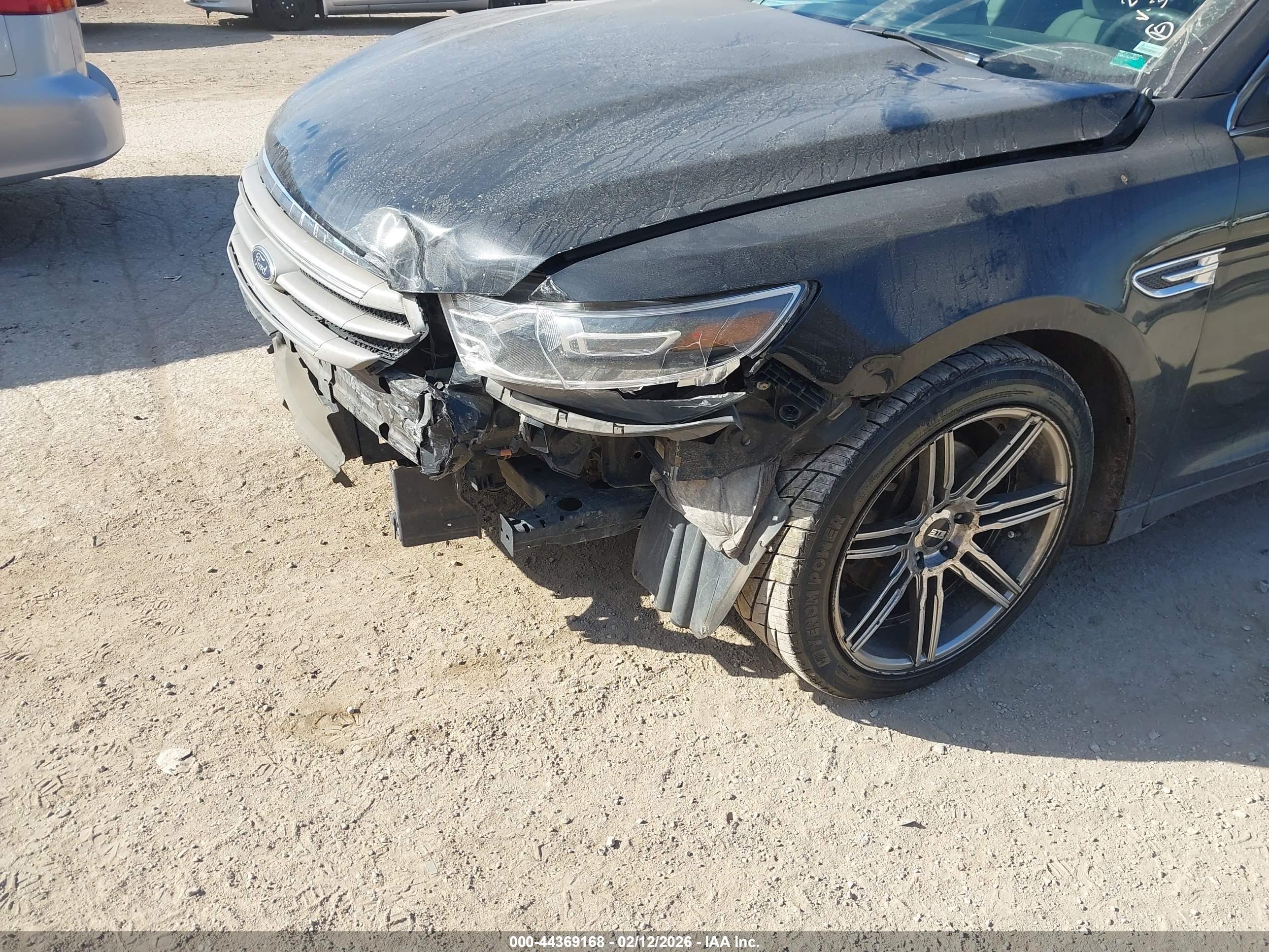 FORD TAURUS image 6