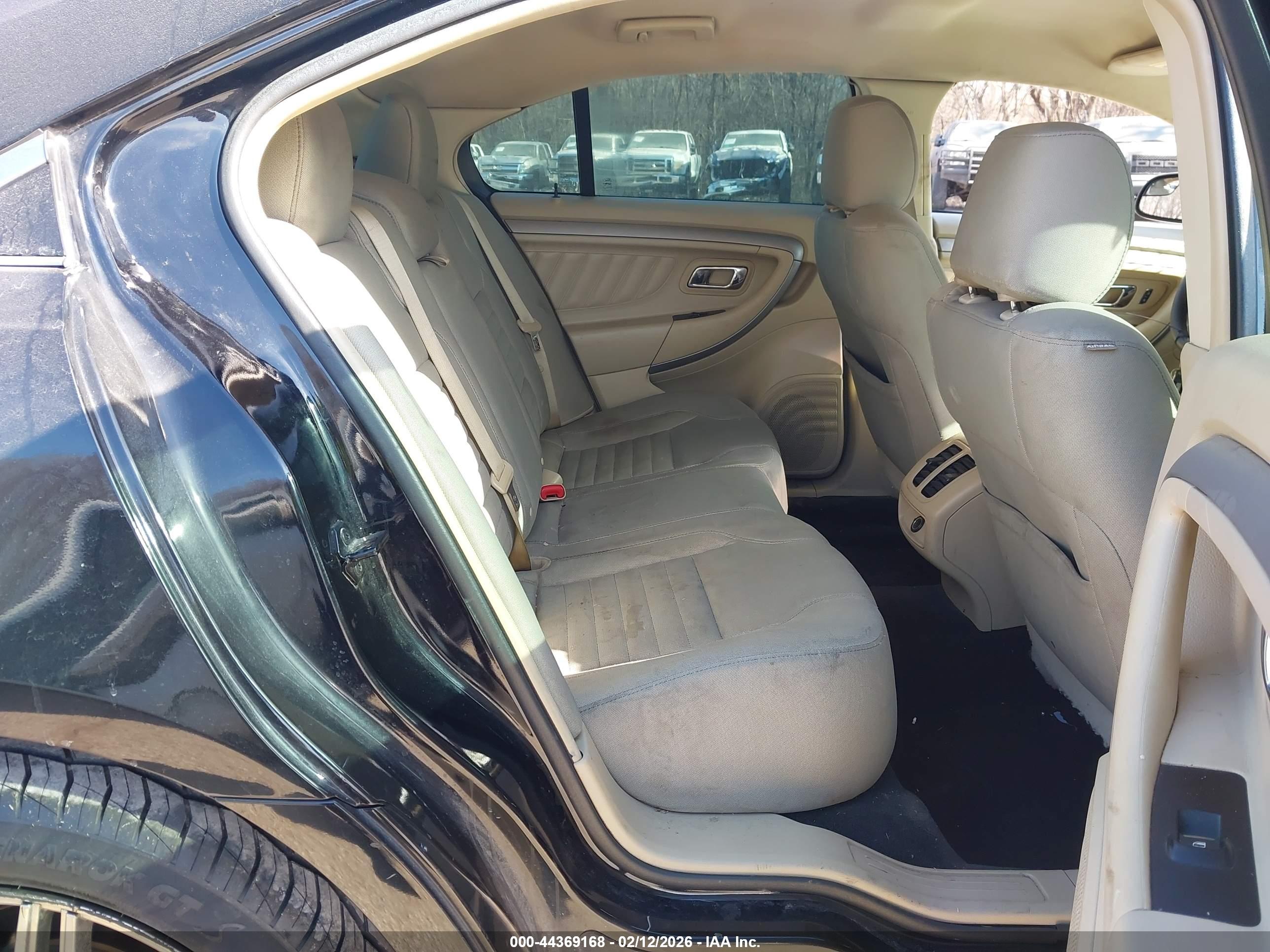 FORD TAURUS image 8