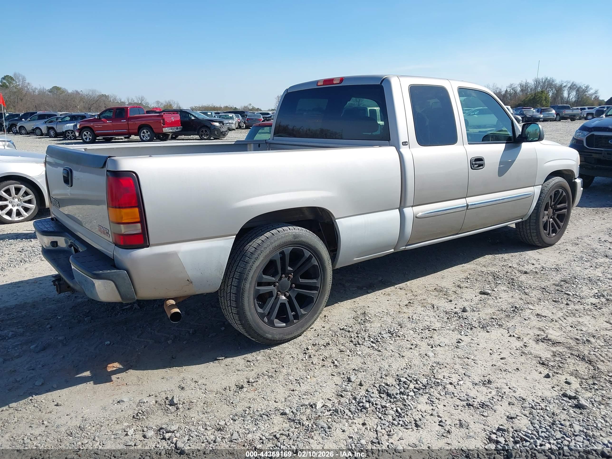 GMC SIERRA image 4