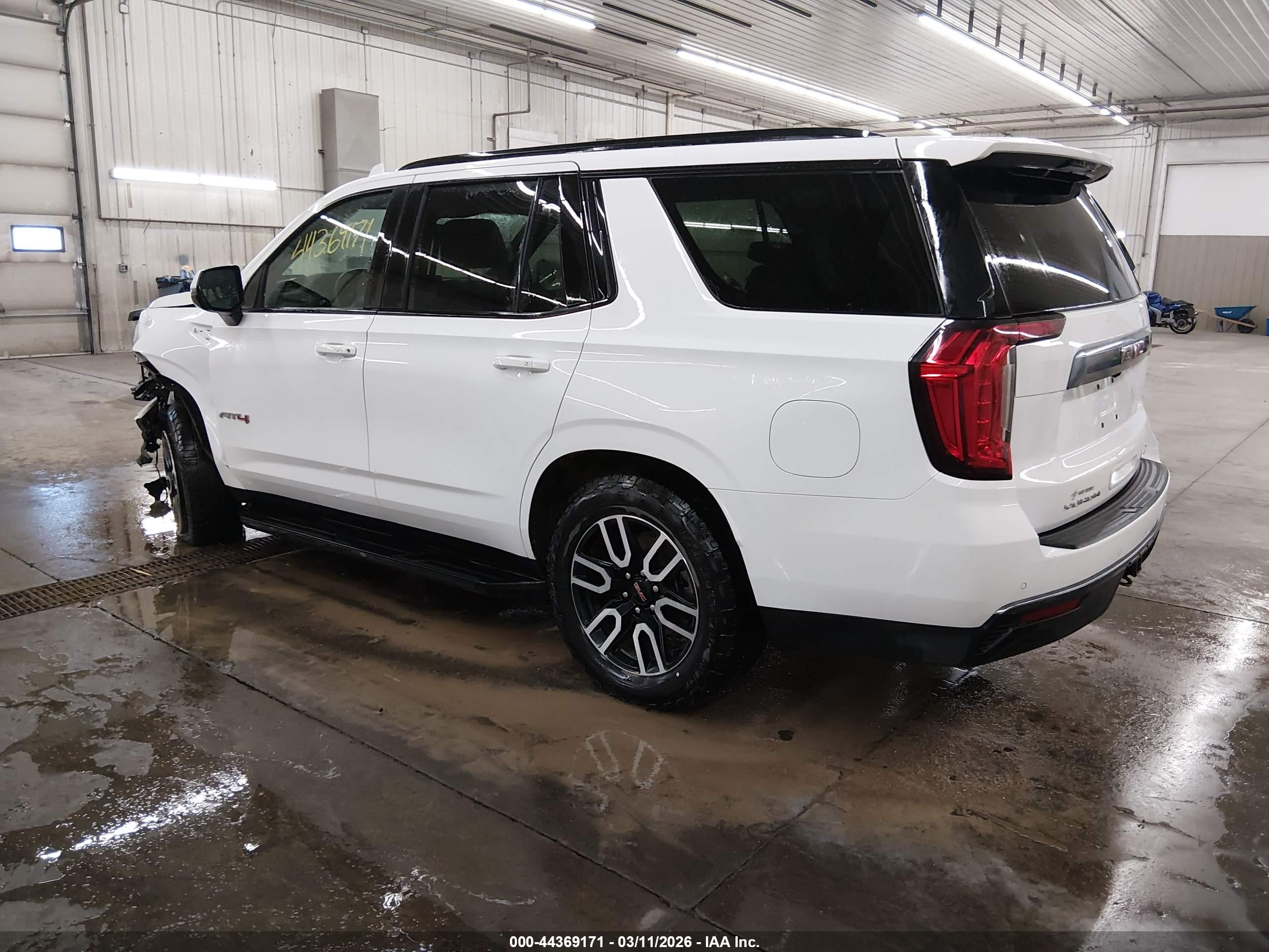 GMC YUKON image 3
