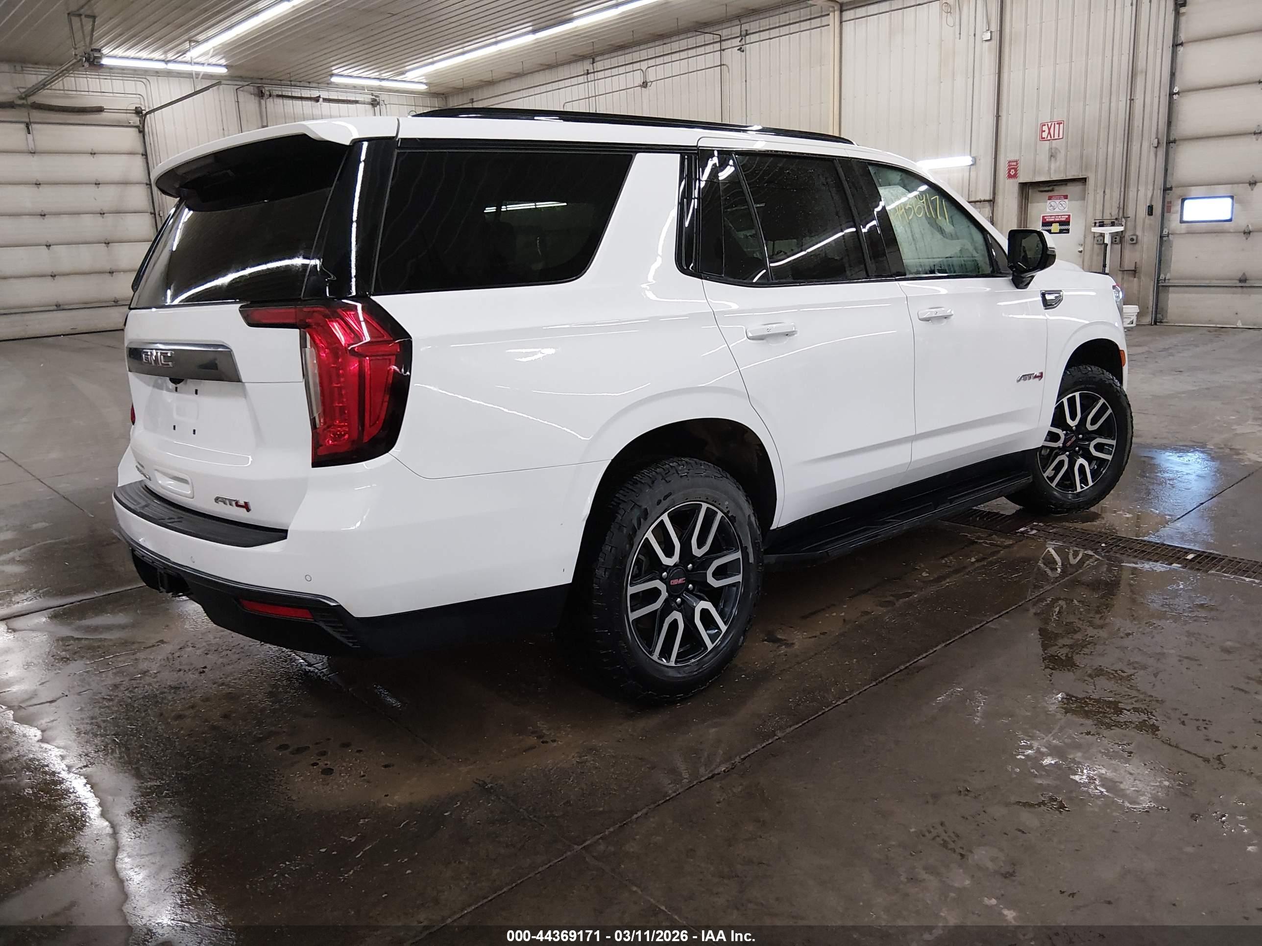 GMC YUKON image 4