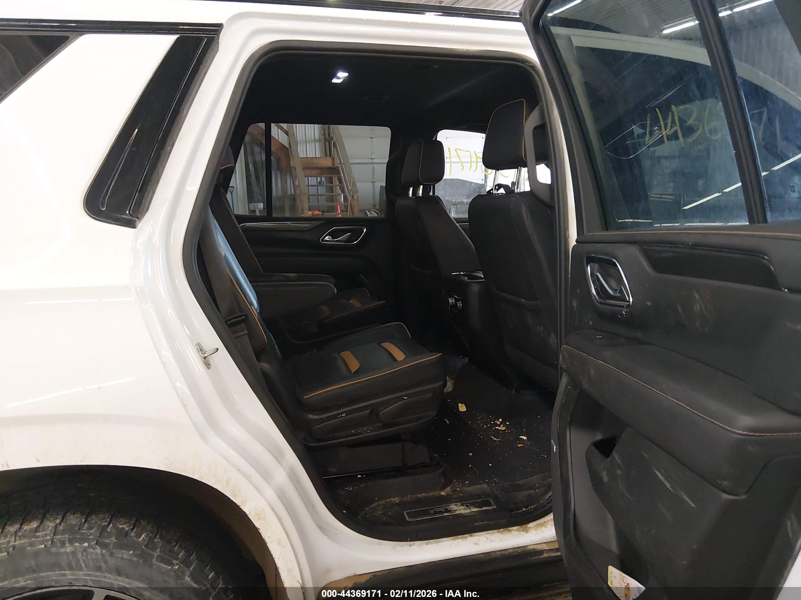 GMC YUKON image 8