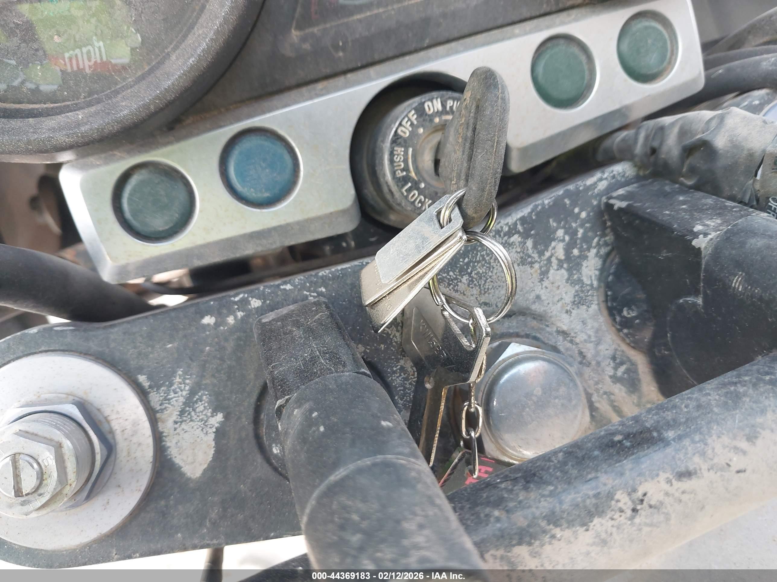 KAWASAKI ZR1200 image 11
