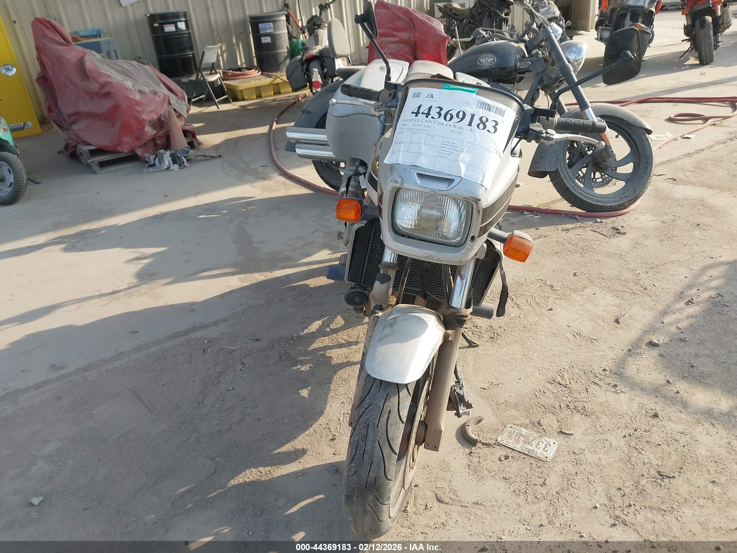 KAWASAKI ZR1200 image 5