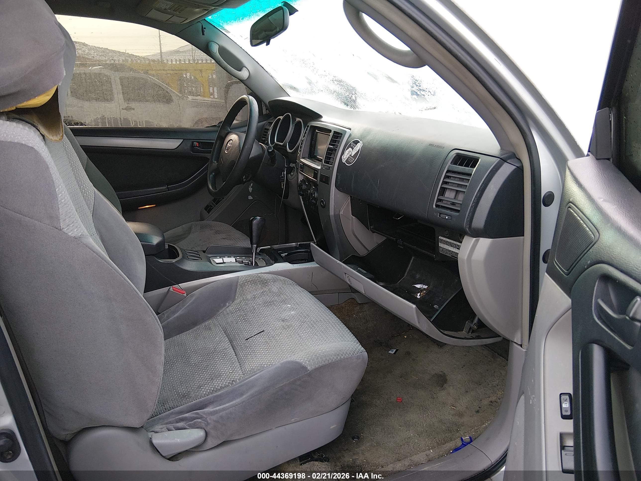 TOYOTA 4RUNNER image 5
