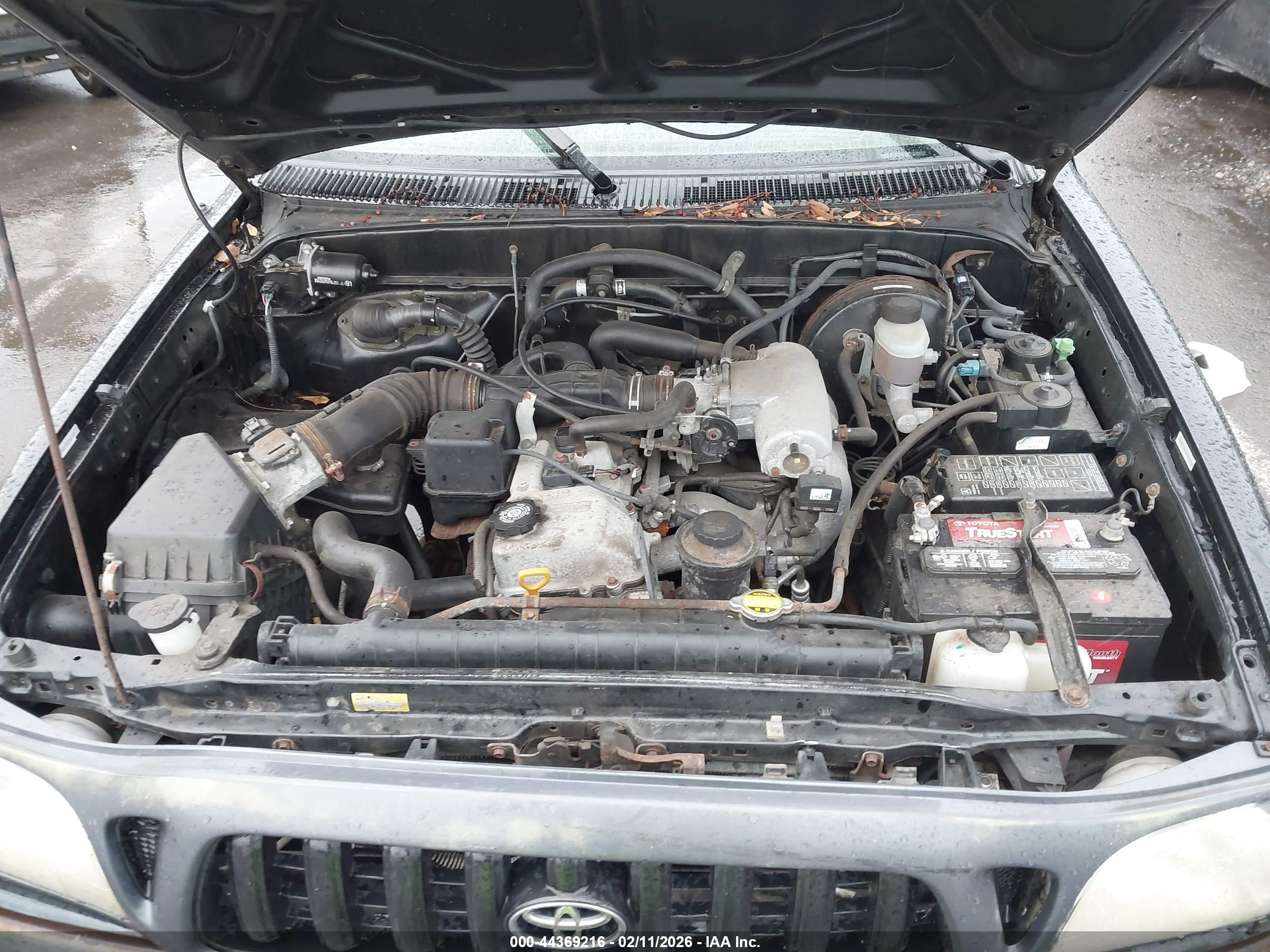 TOYOTA TACOMA image 10