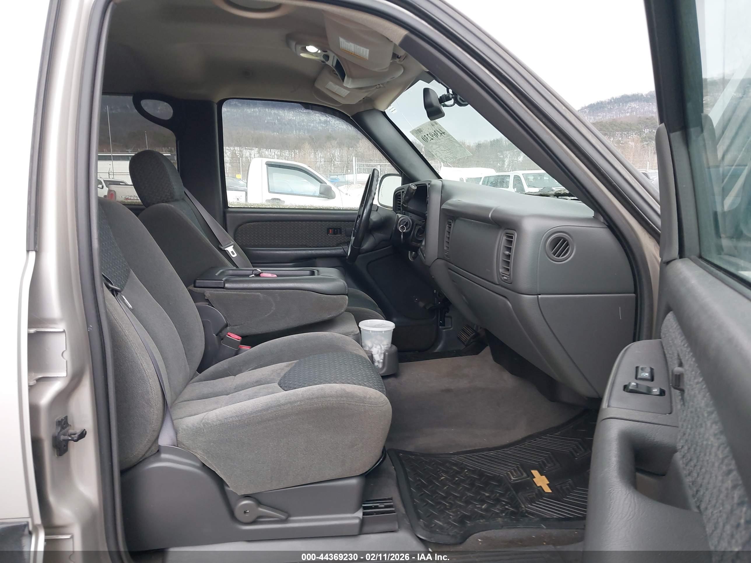 CHEVROLET AVALANCHE image 5