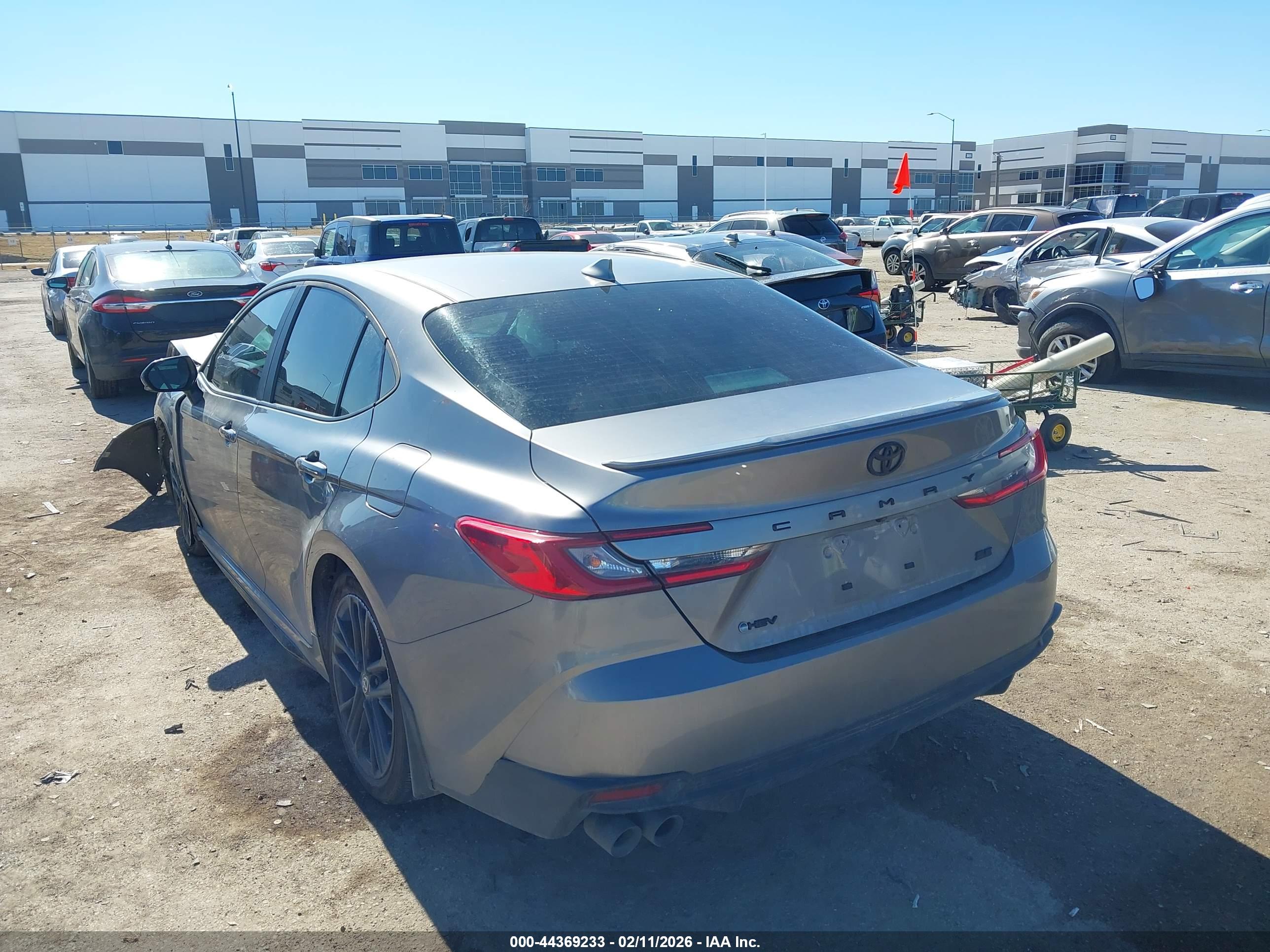 TOYOTA CAMRY image 3