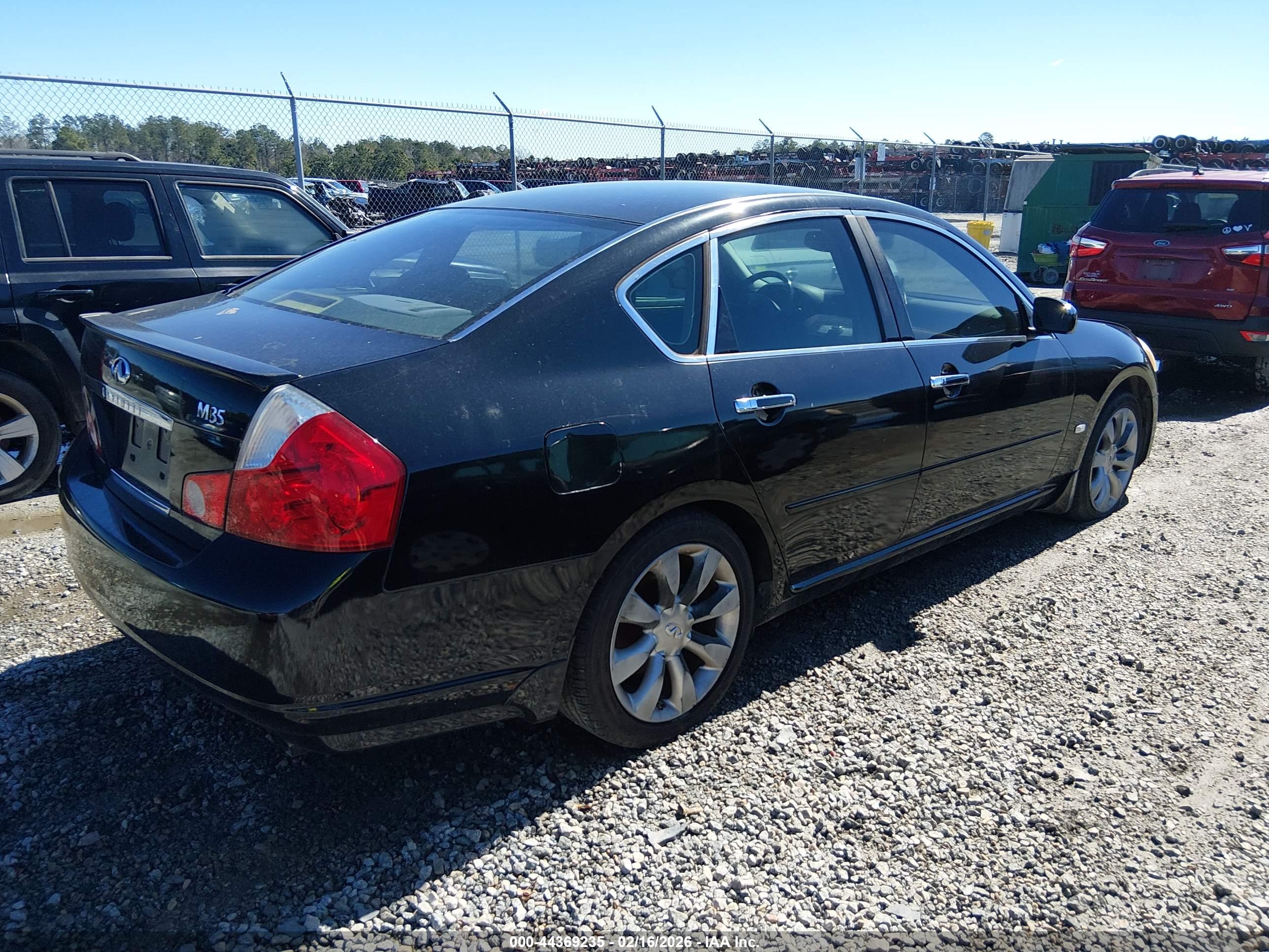 INFINITI M35 image 4