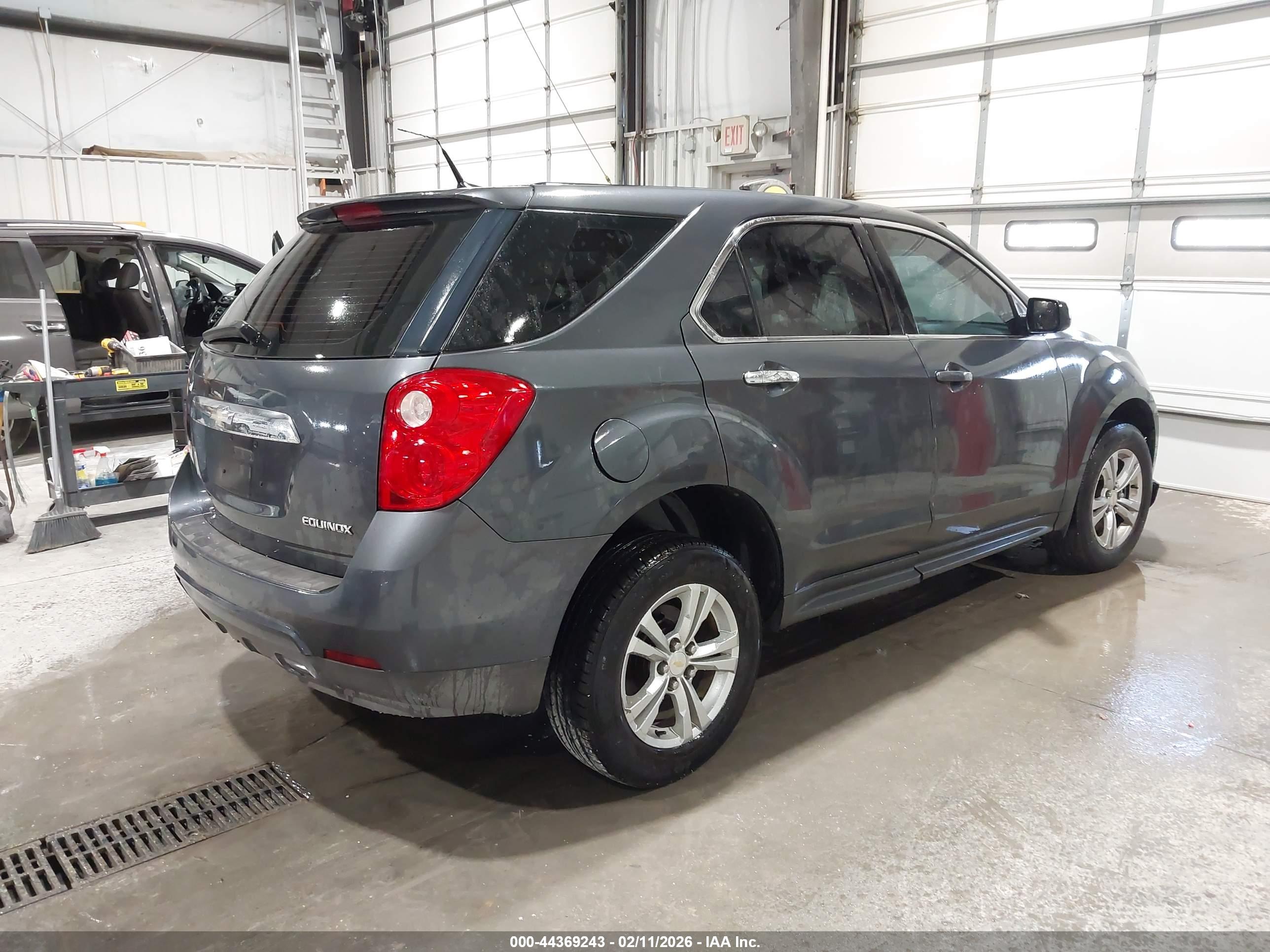 CHEVROLET EQUINOX image 4