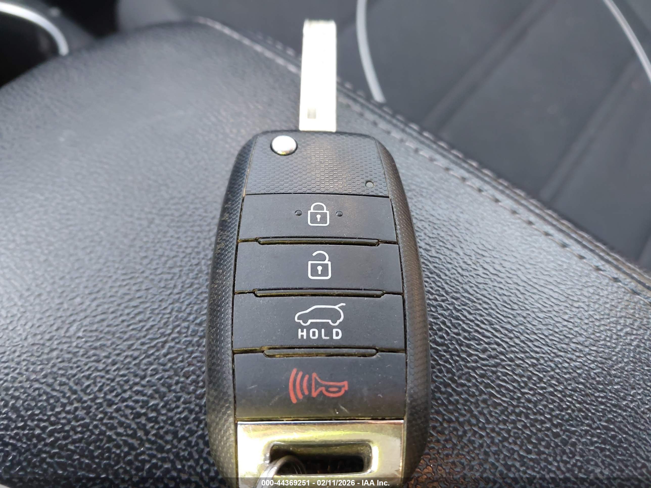 KIA SORENTO image 11