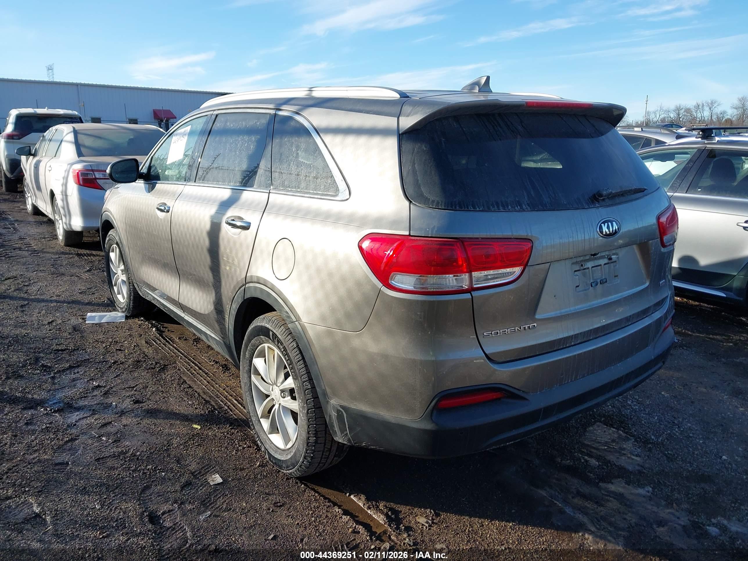KIA SORENTO image 3