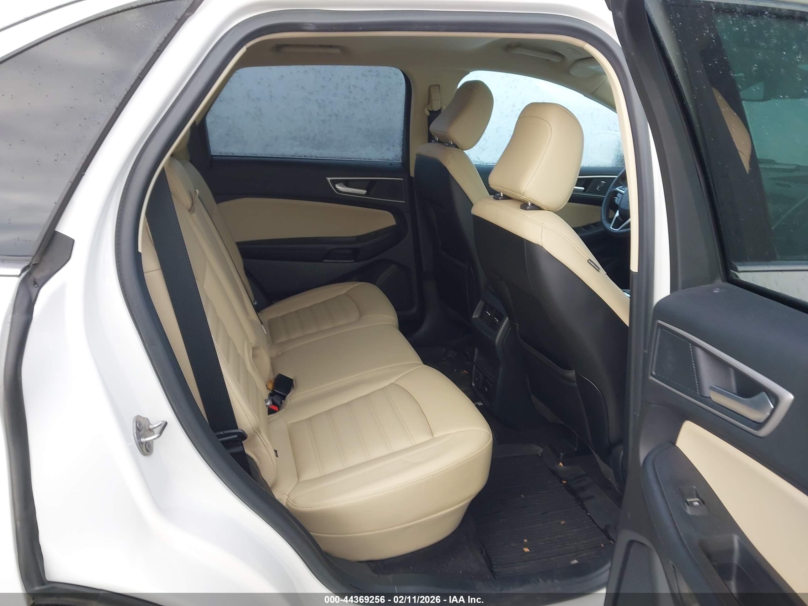 FORD EDGE image 8