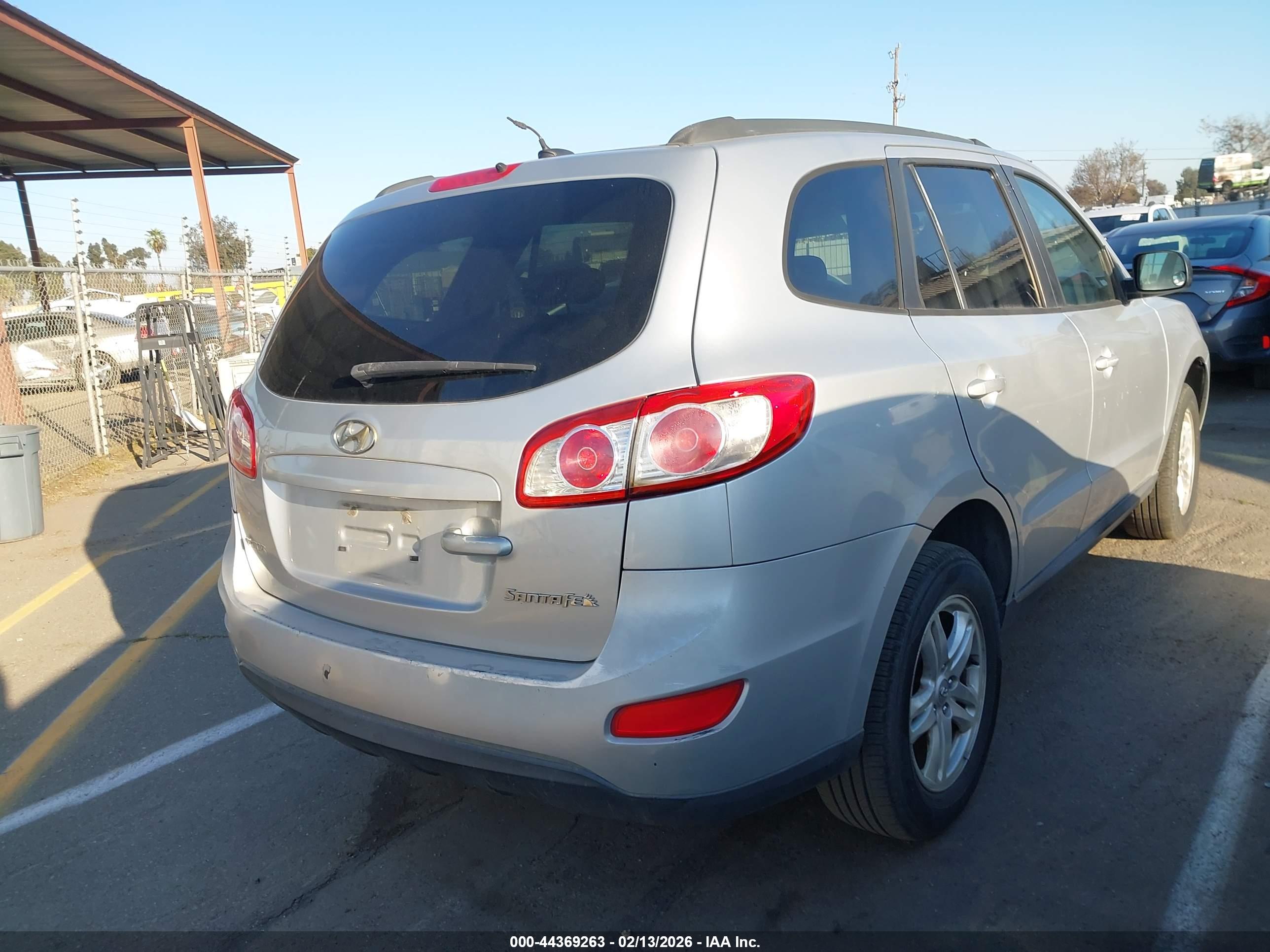 HYUNDAI SANTA image 4