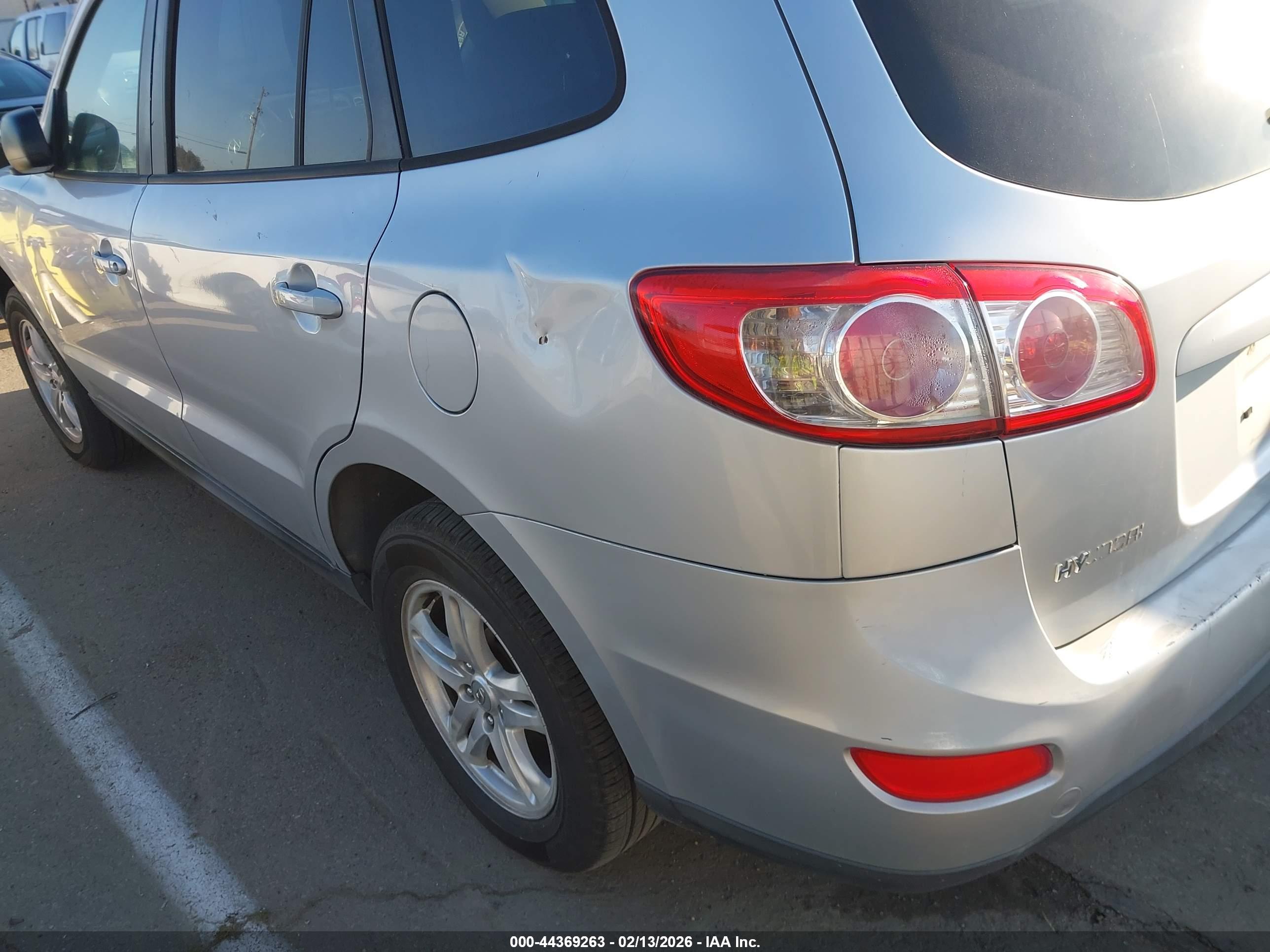 HYUNDAI SANTA image 6