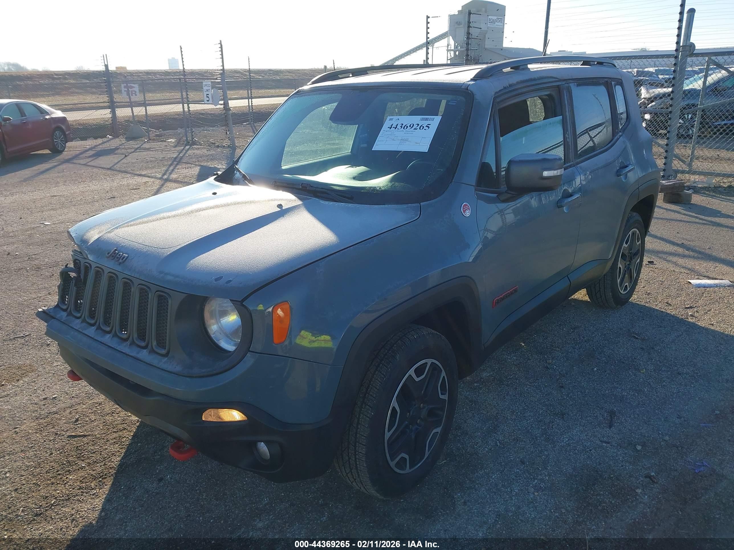 JEEP RENEGADE image 2