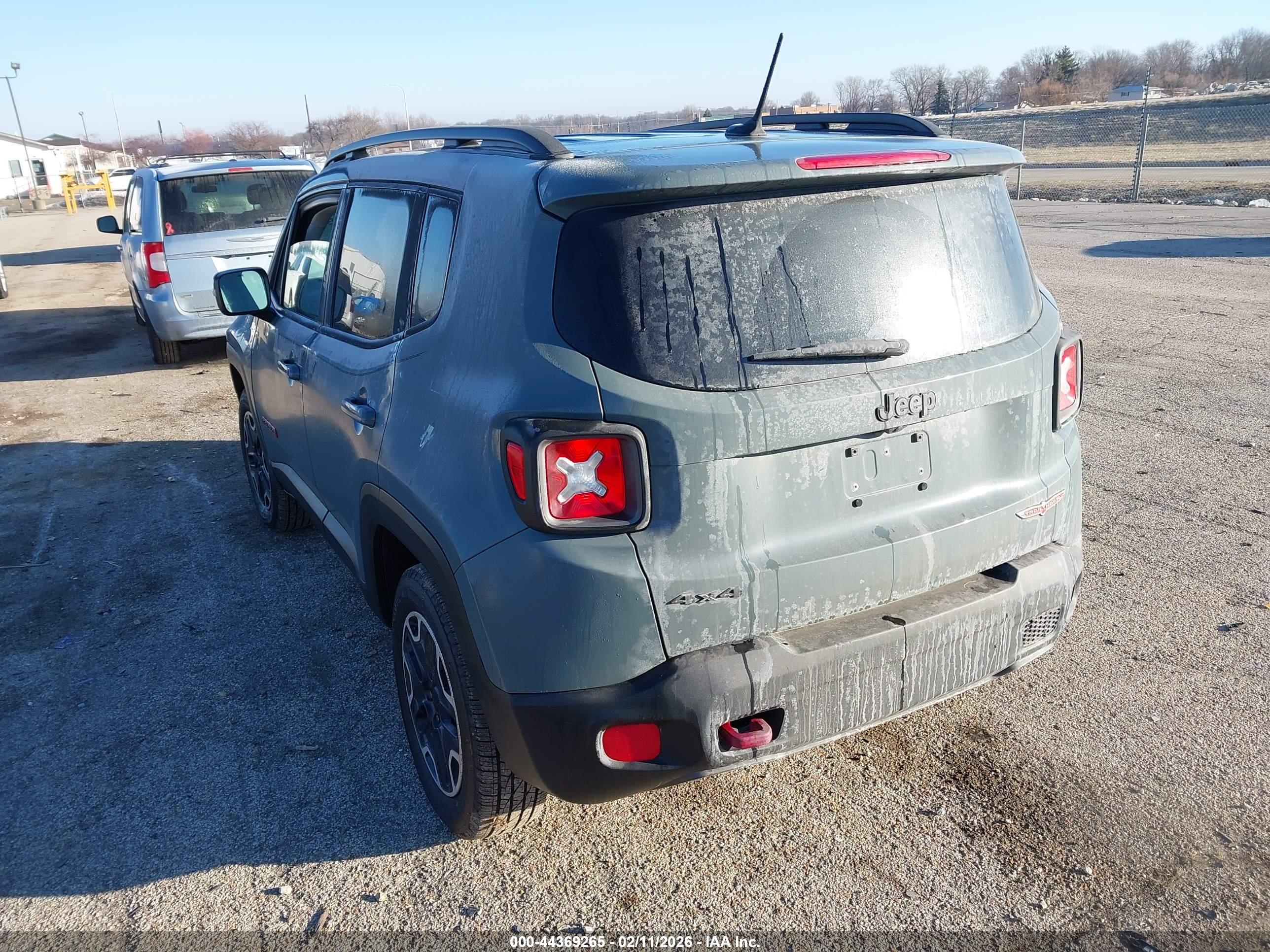 JEEP RENEGADE image 3