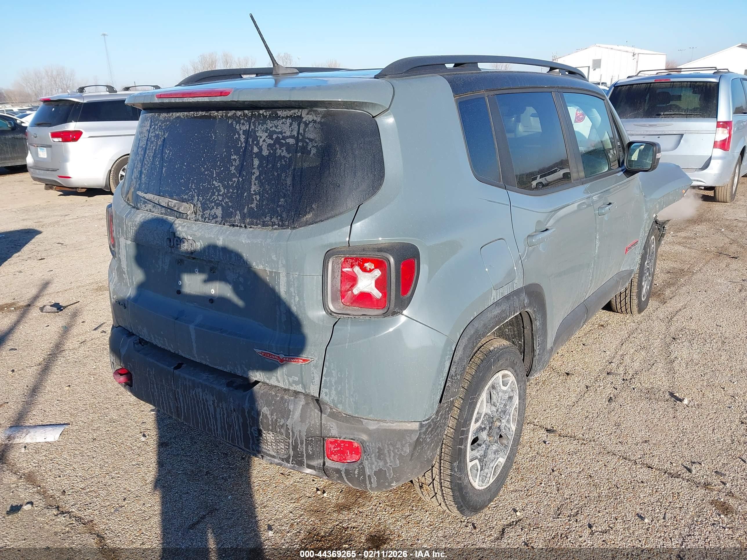 JEEP RENEGADE image 4