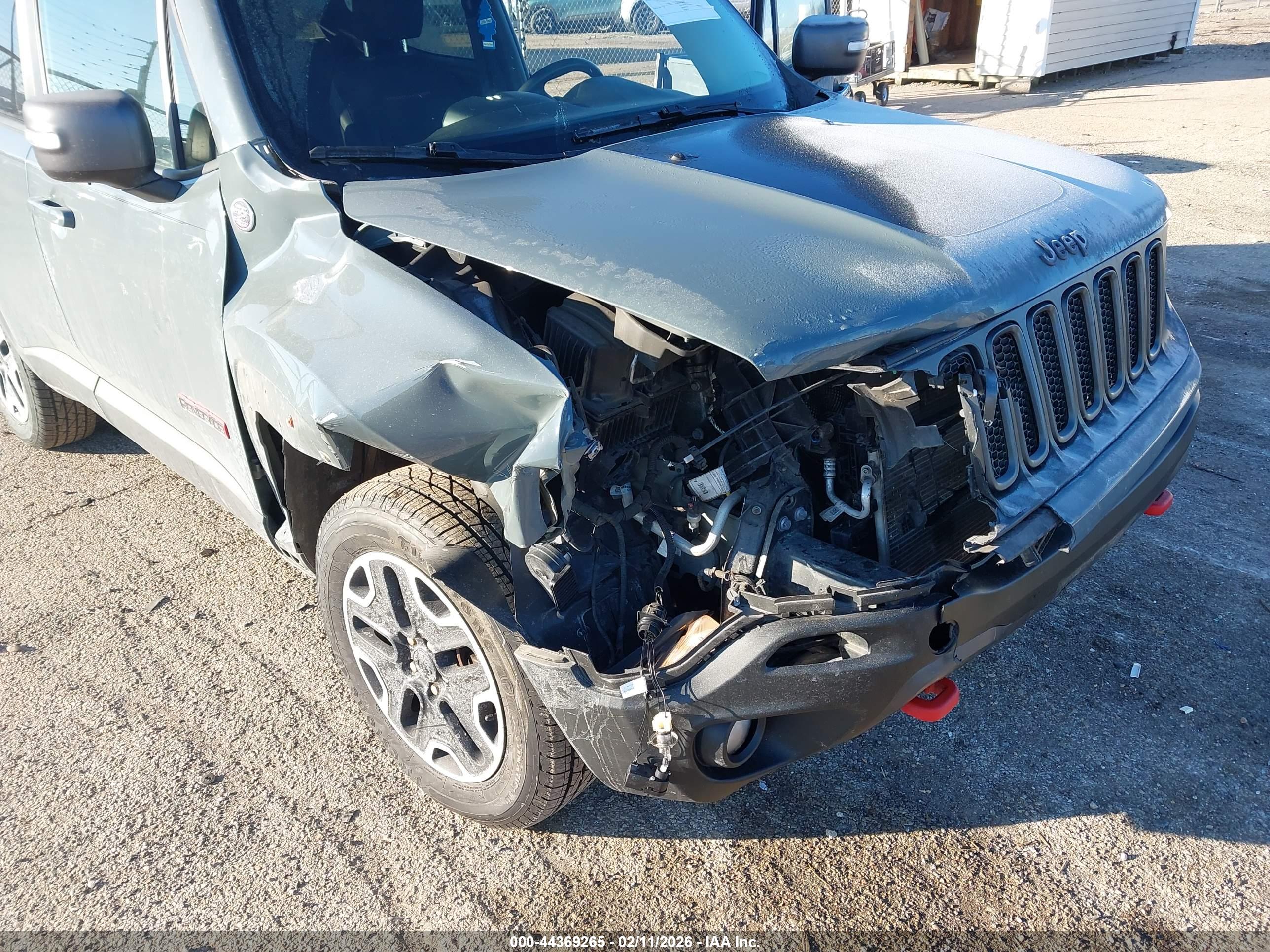JEEP RENEGADE image 6