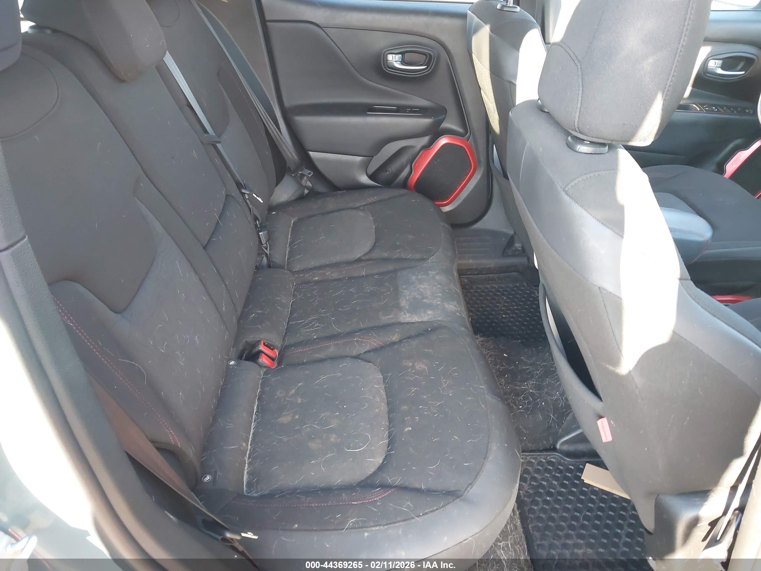 JEEP RENEGADE image 8