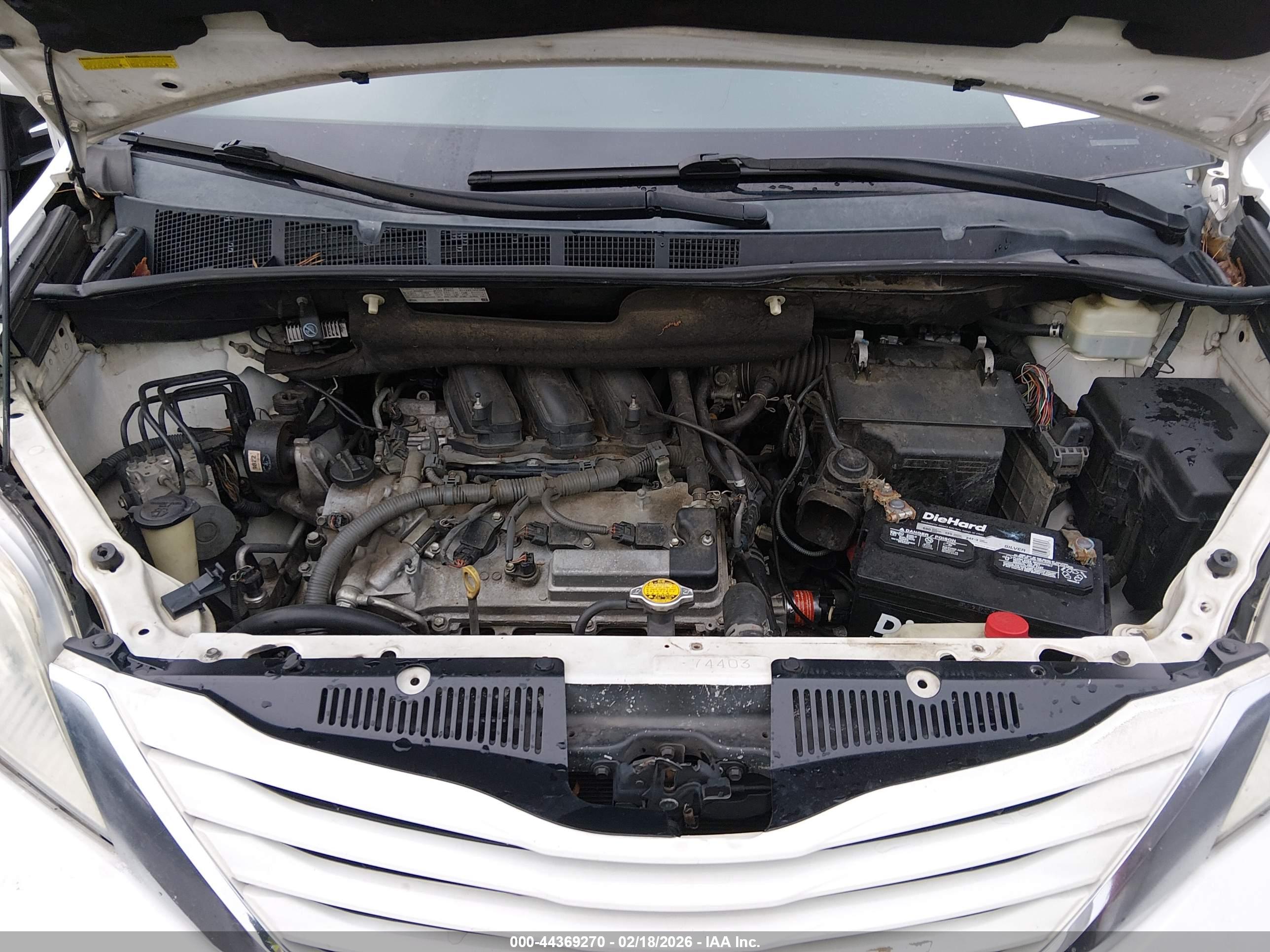 TOYOTA SIENNA image 10