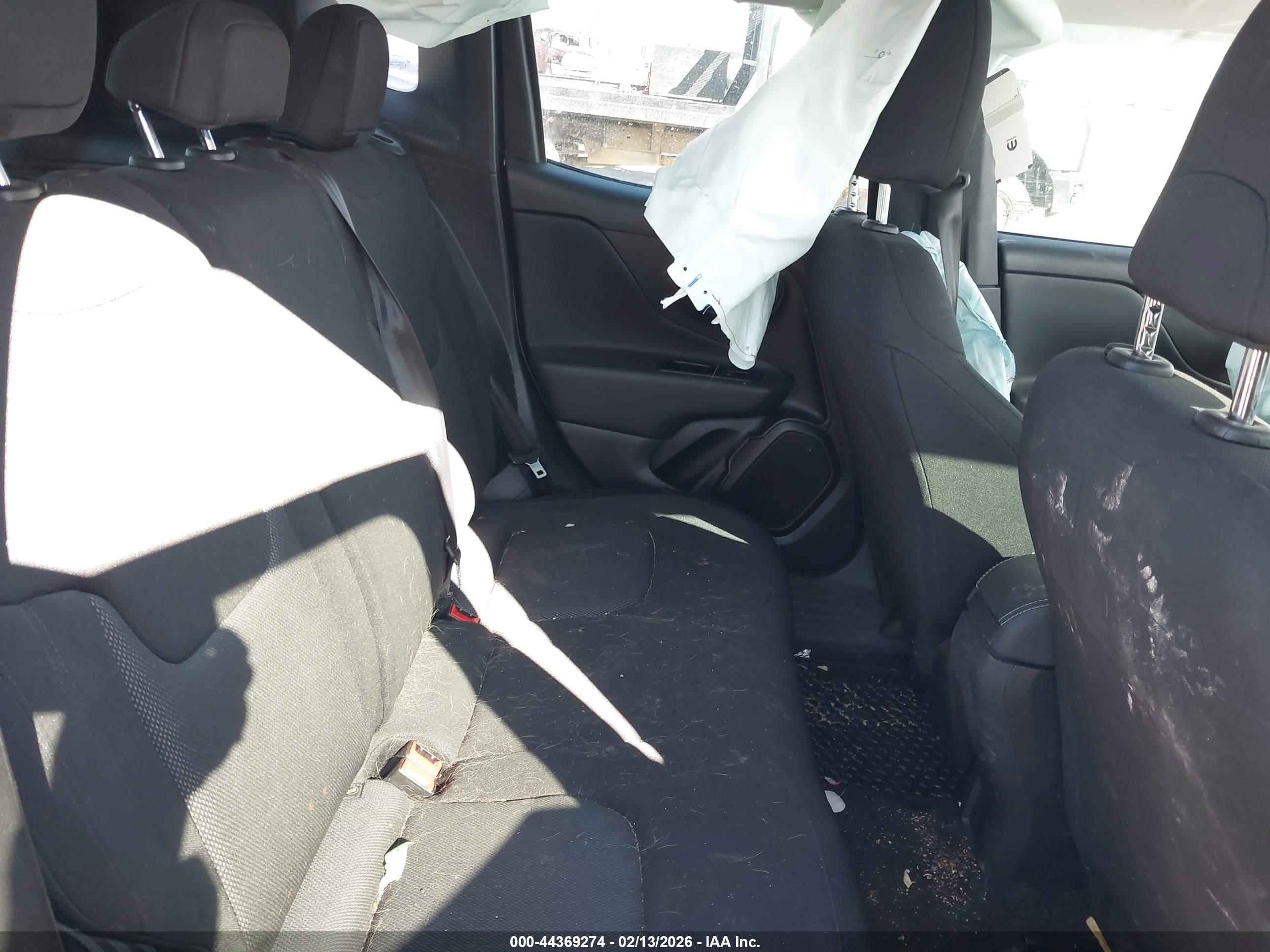 JEEP RENEGADE image 8
