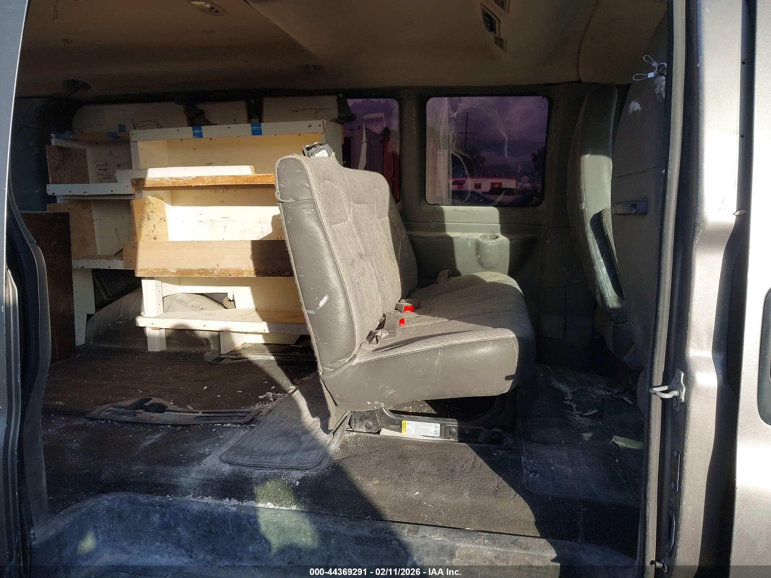 GMC SAVANA image 8