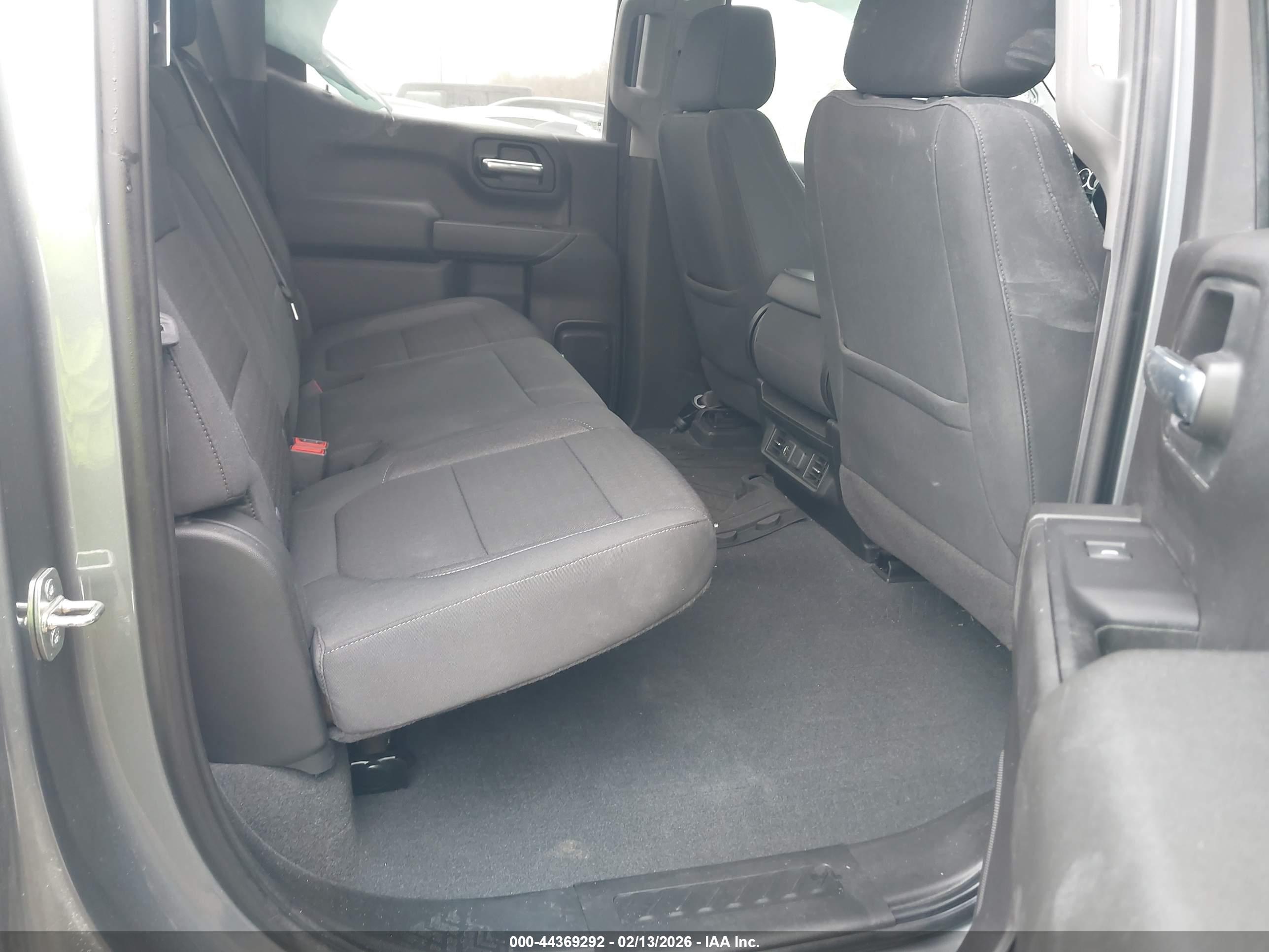 CHEVROLET SILVERADO image 8
