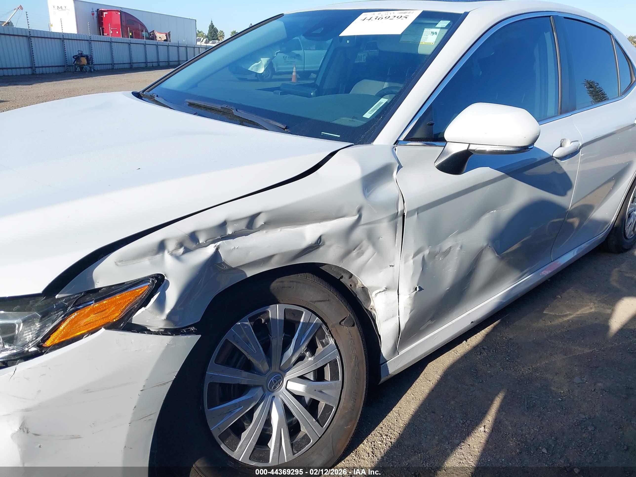 TOYOTA CAMRY image 6