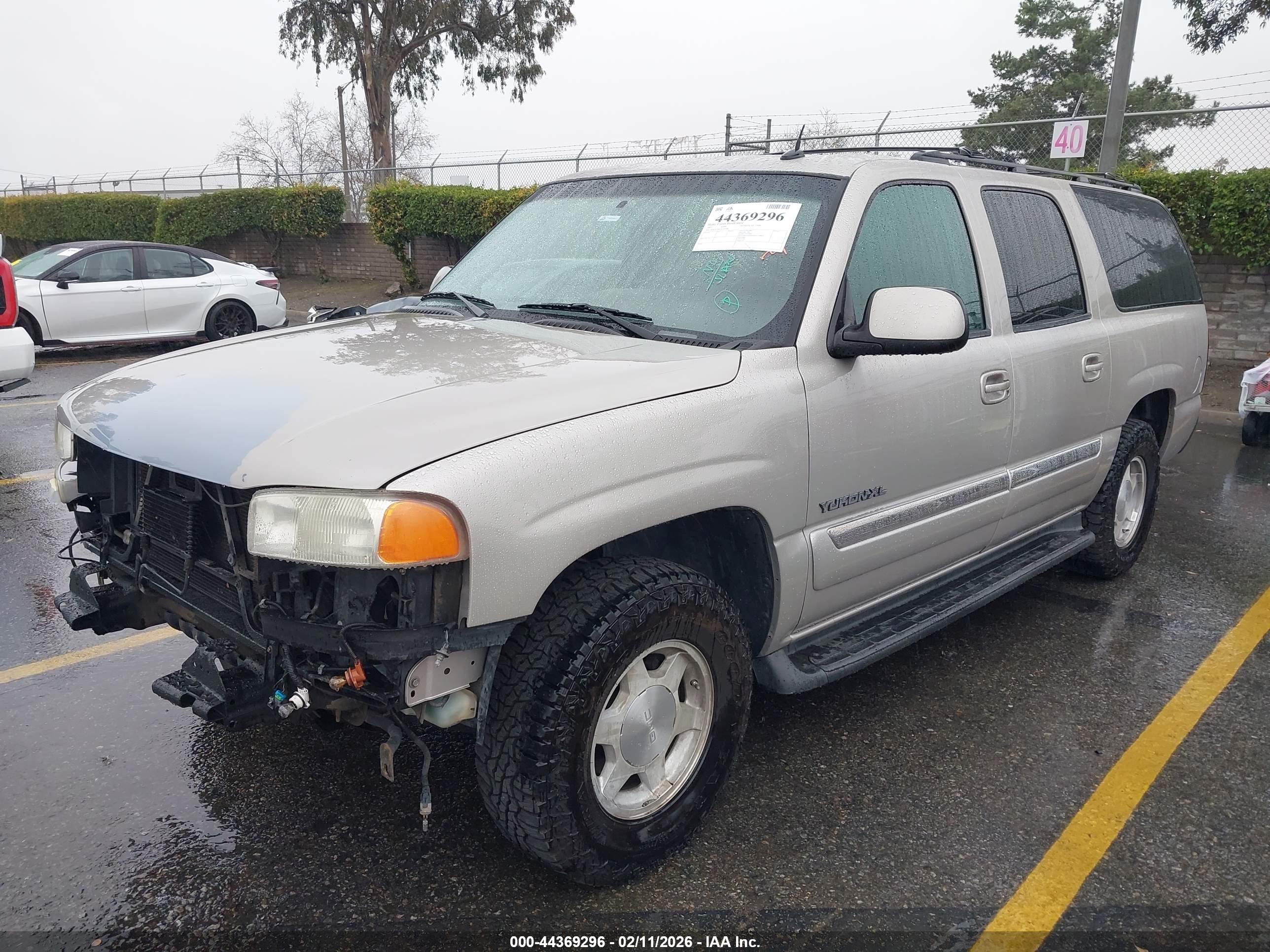 GMC YUKON image 2