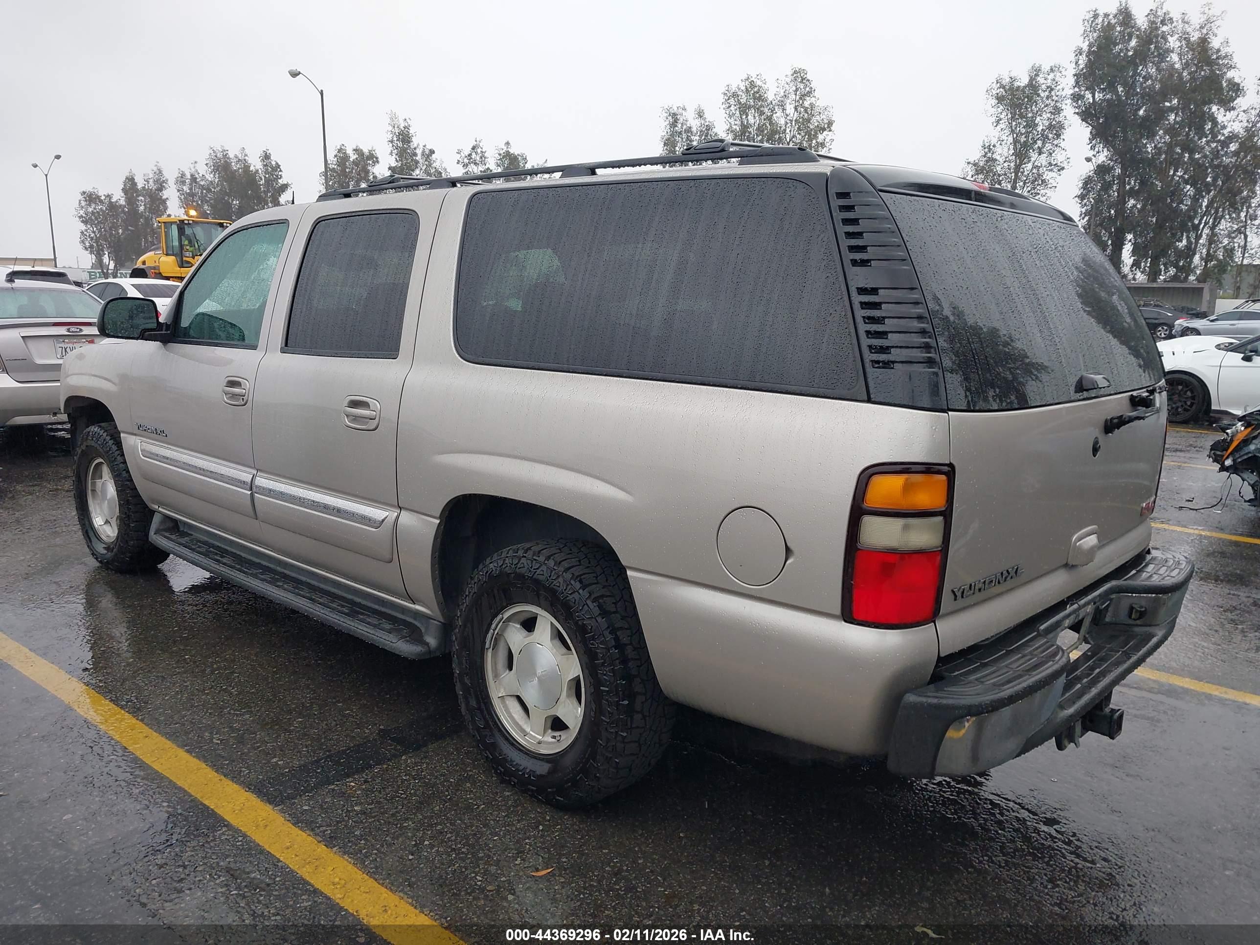 GMC YUKON image 3