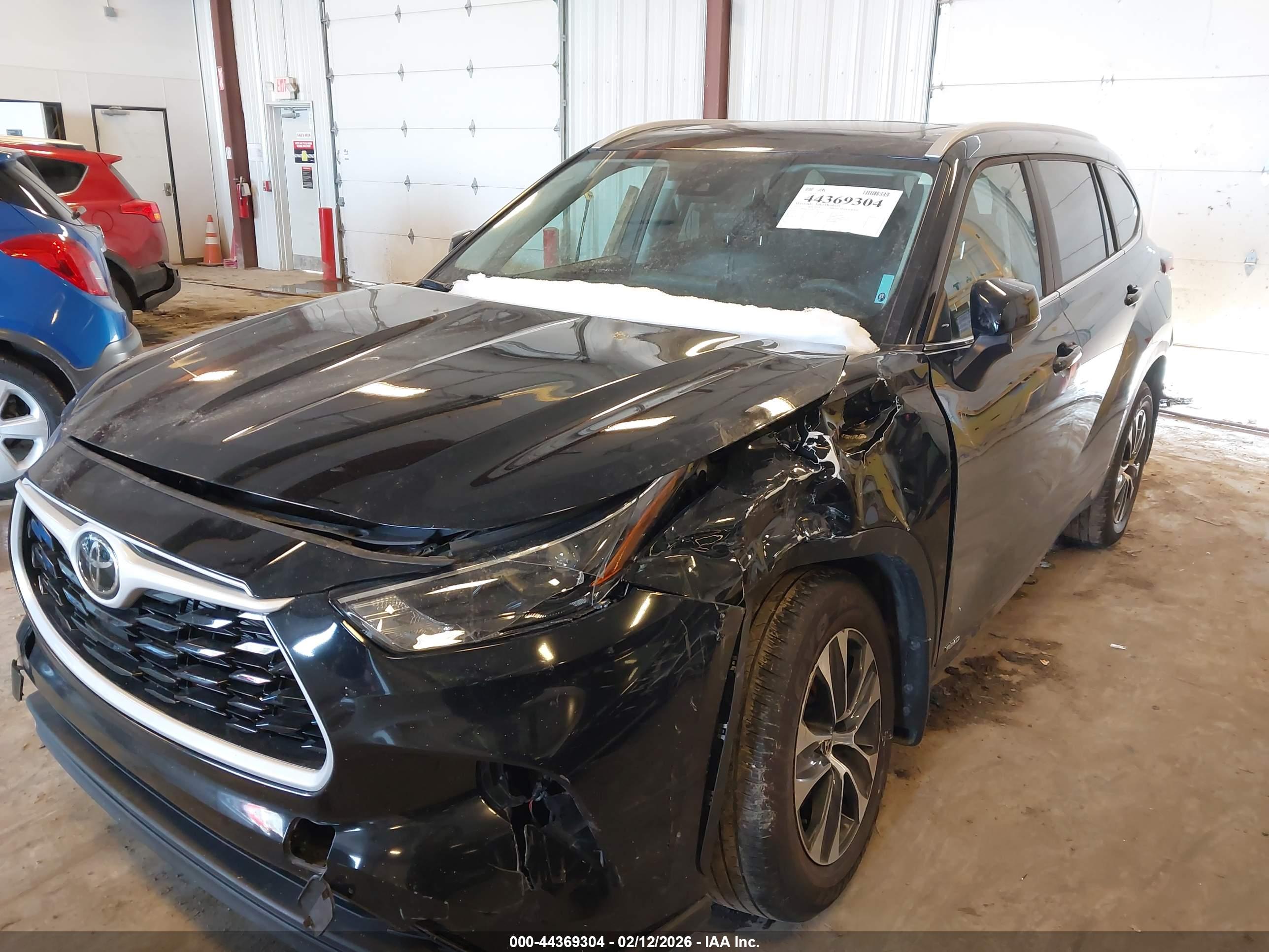 TOYOTA HIGHLANDER image 2