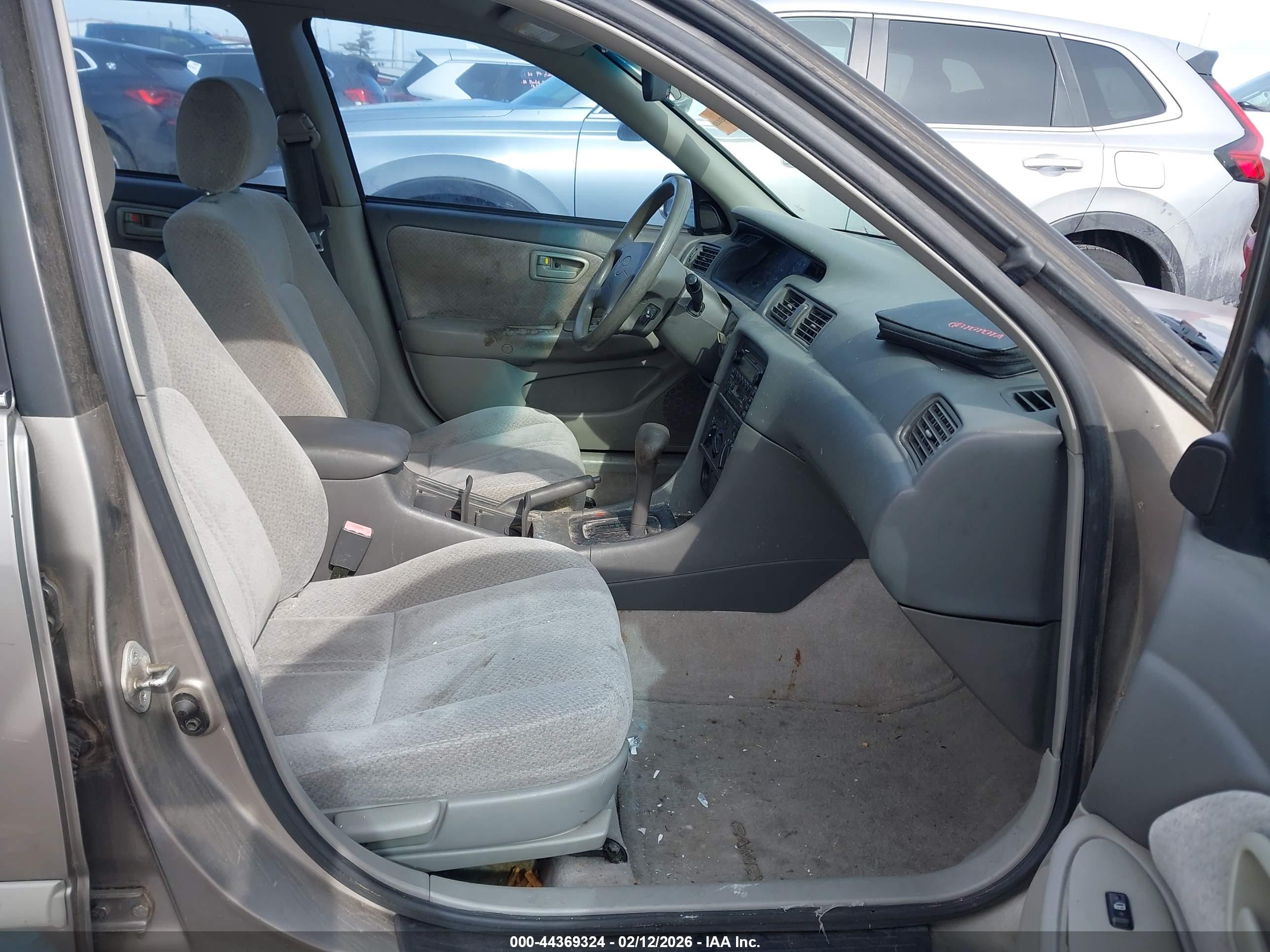 TOYOTA CAMRY image 5