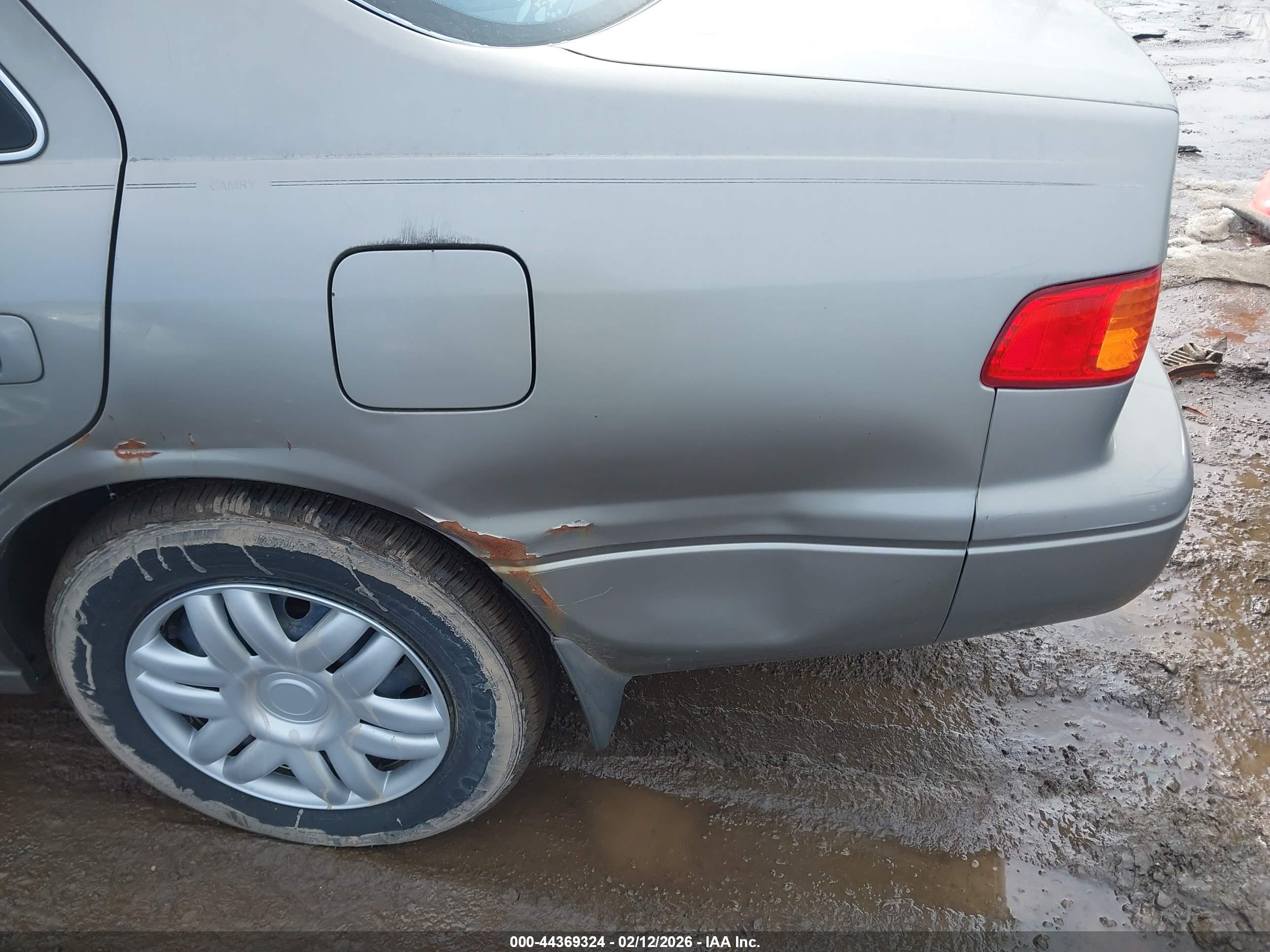 TOYOTA CAMRY image 6