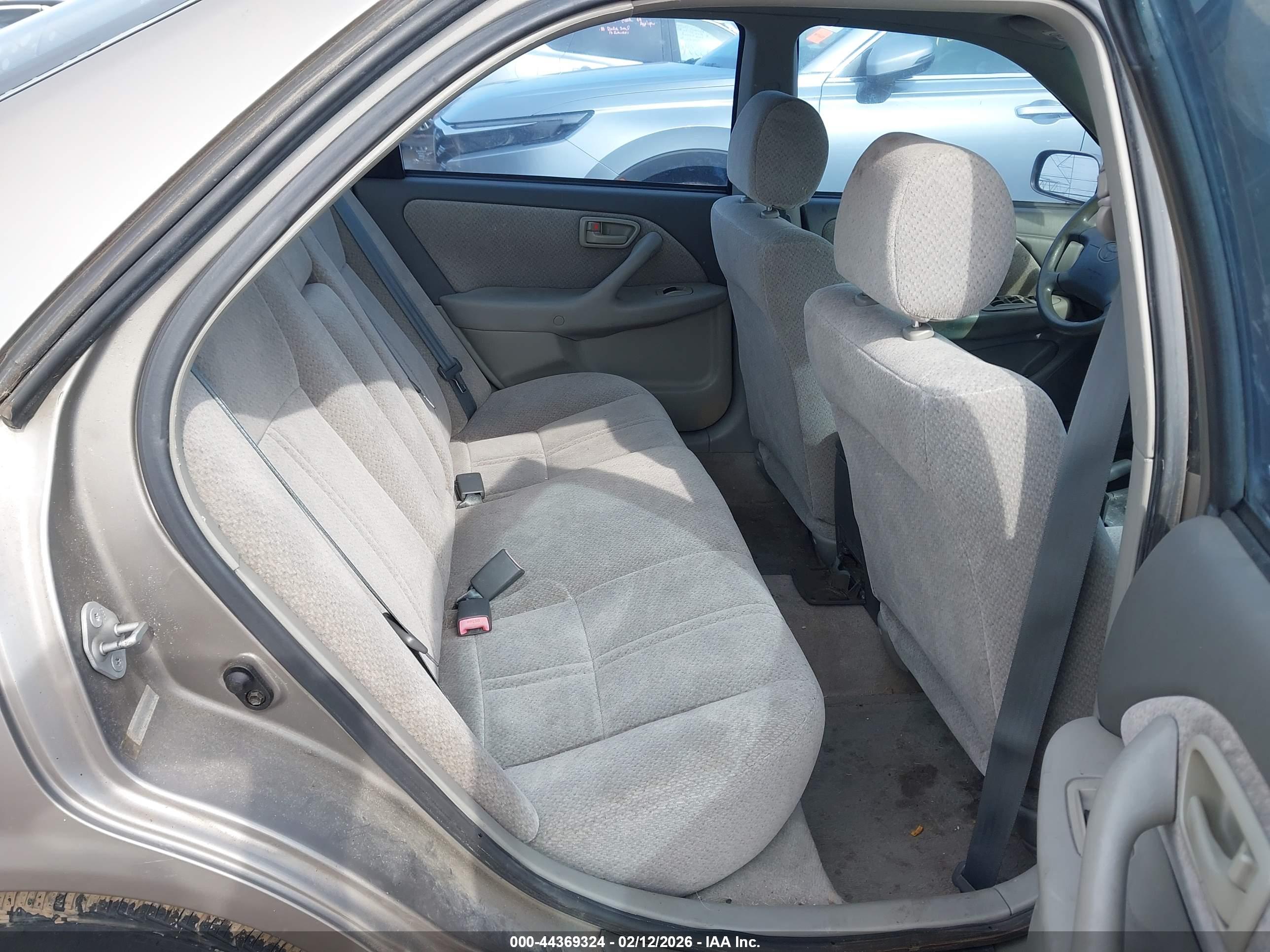 TOYOTA CAMRY image 8
