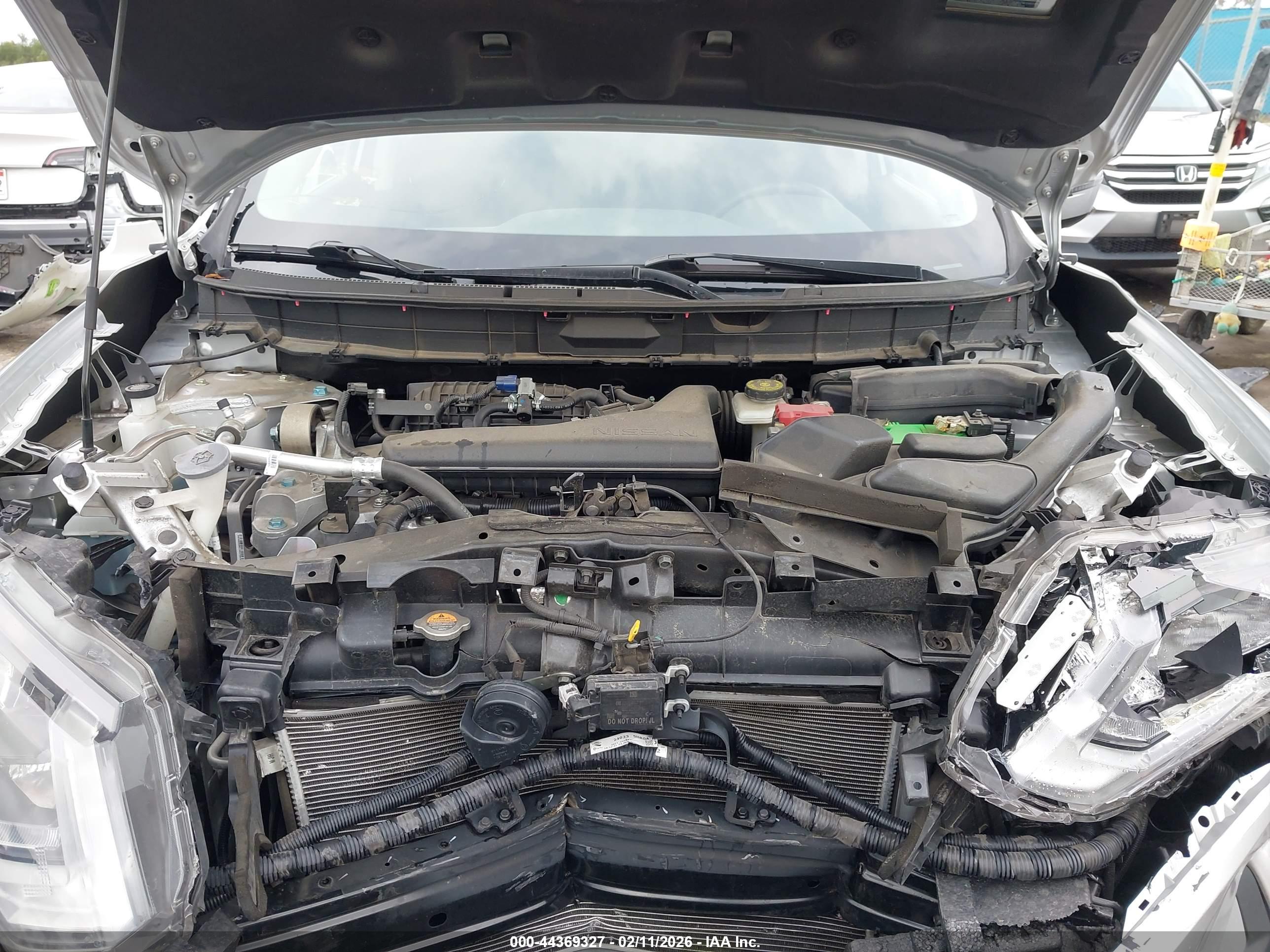 NISSAN ROGUE image 10