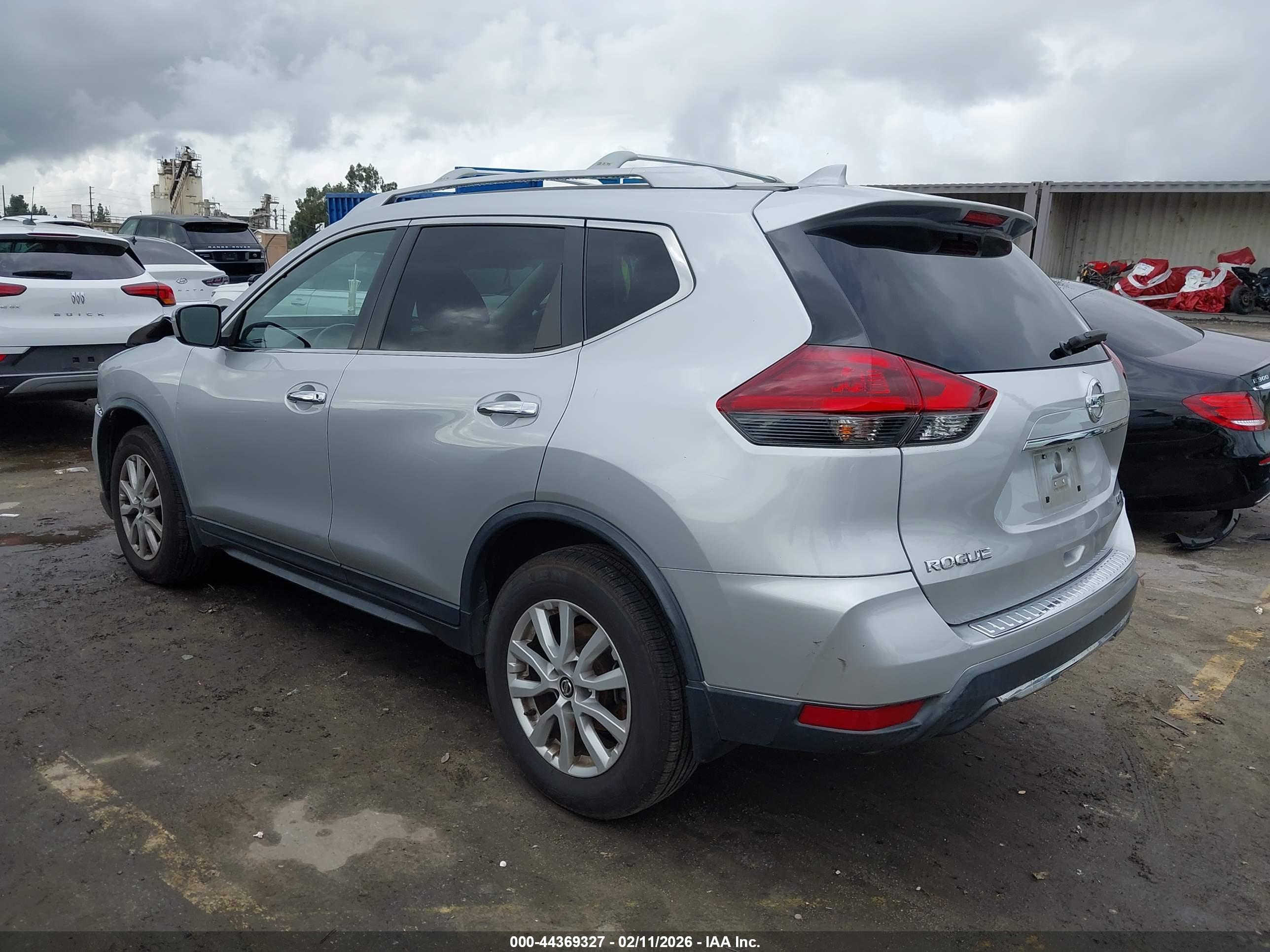 NISSAN ROGUE image 3