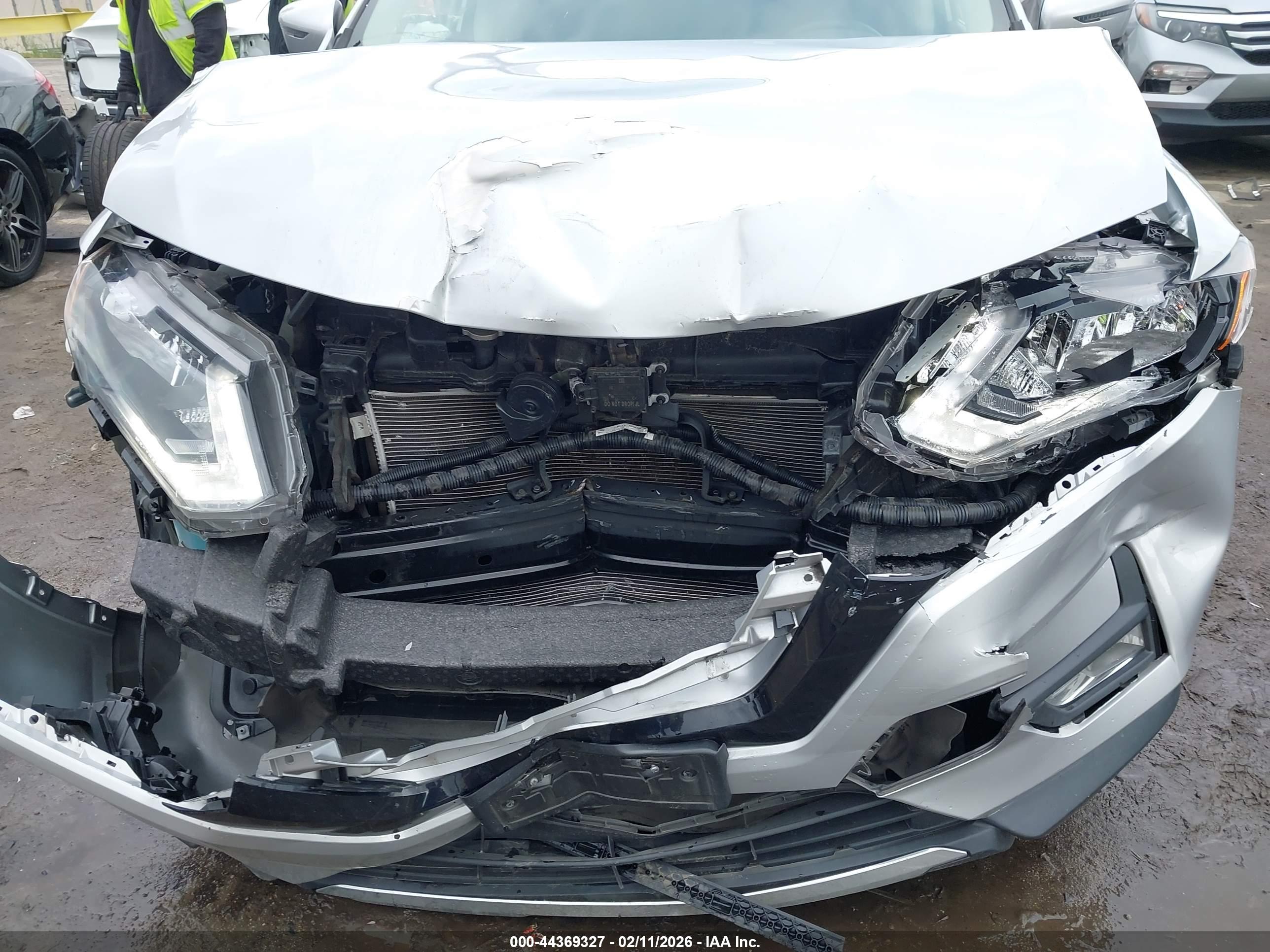 NISSAN ROGUE image 6