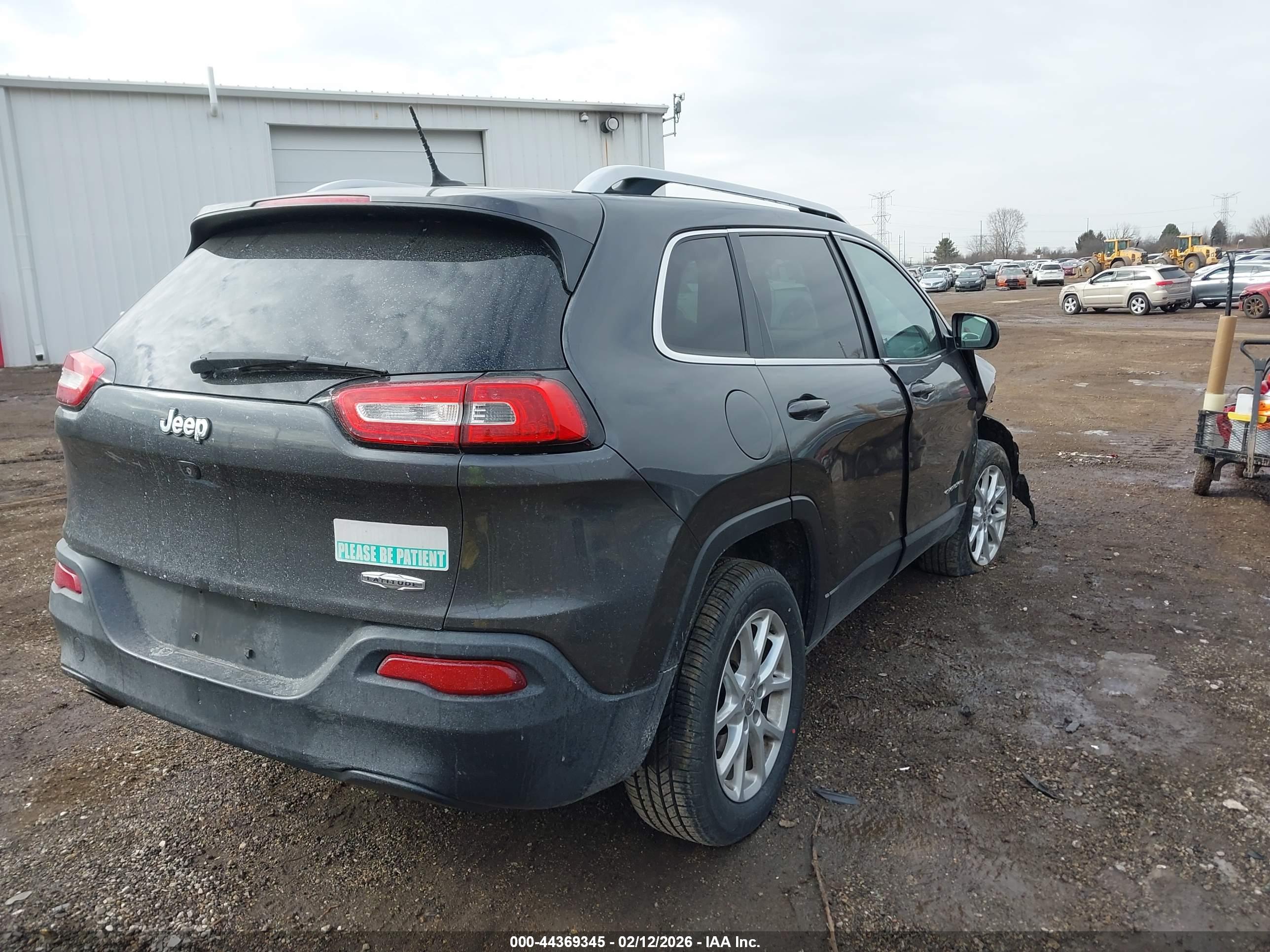 JEEP CHEROKEE image 4