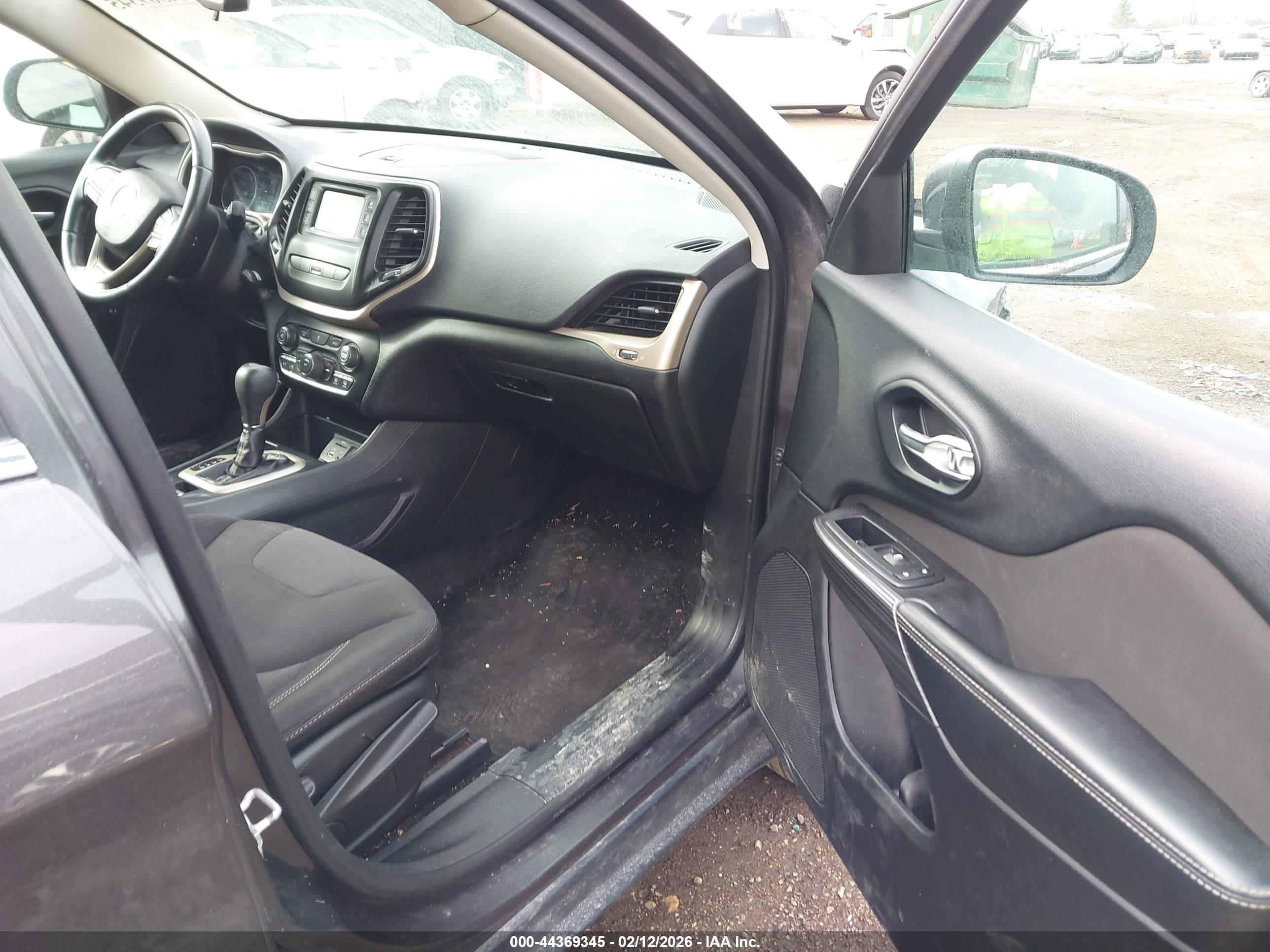 JEEP CHEROKEE image 5